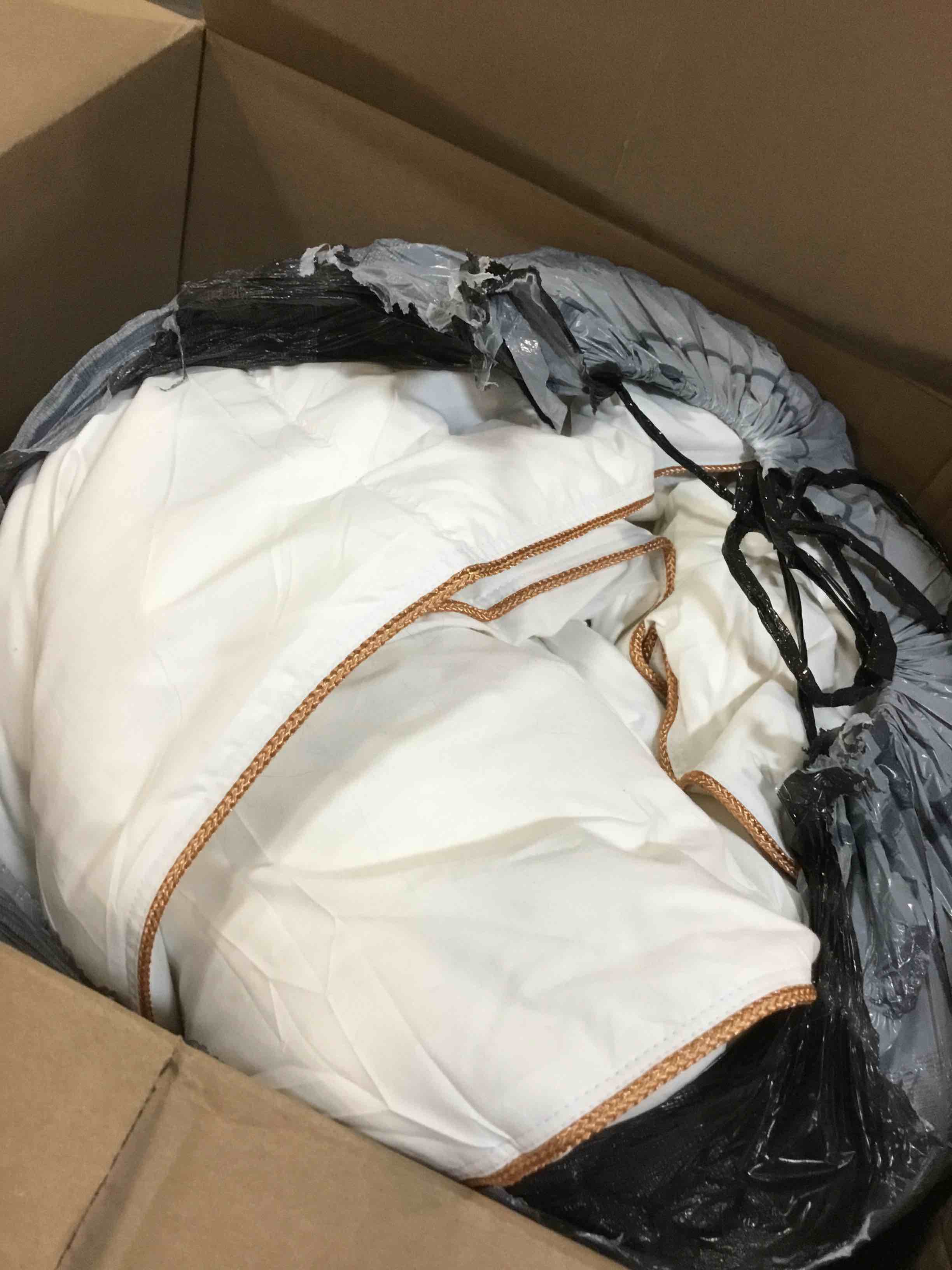 https://s3.amazonaws.com/lotting-images-prod/bidfta/YEL5729594_1711197810864.jpeg