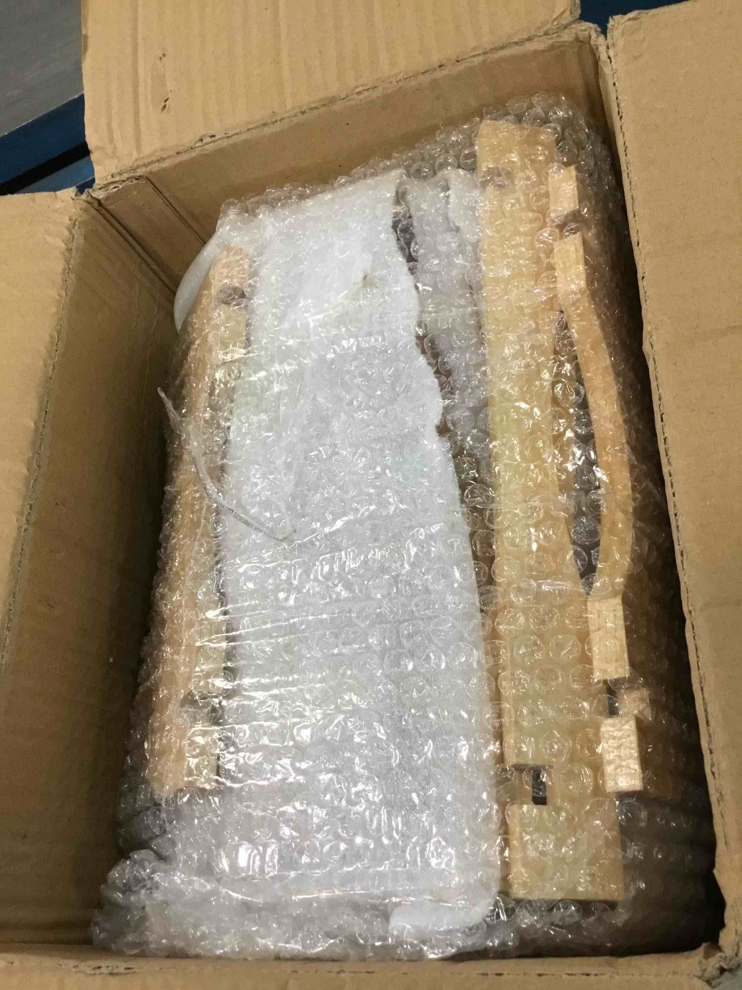 https://s3.amazonaws.com/lotting-images-prod/bidfta/YEL5730386_1711567802488.jpeg