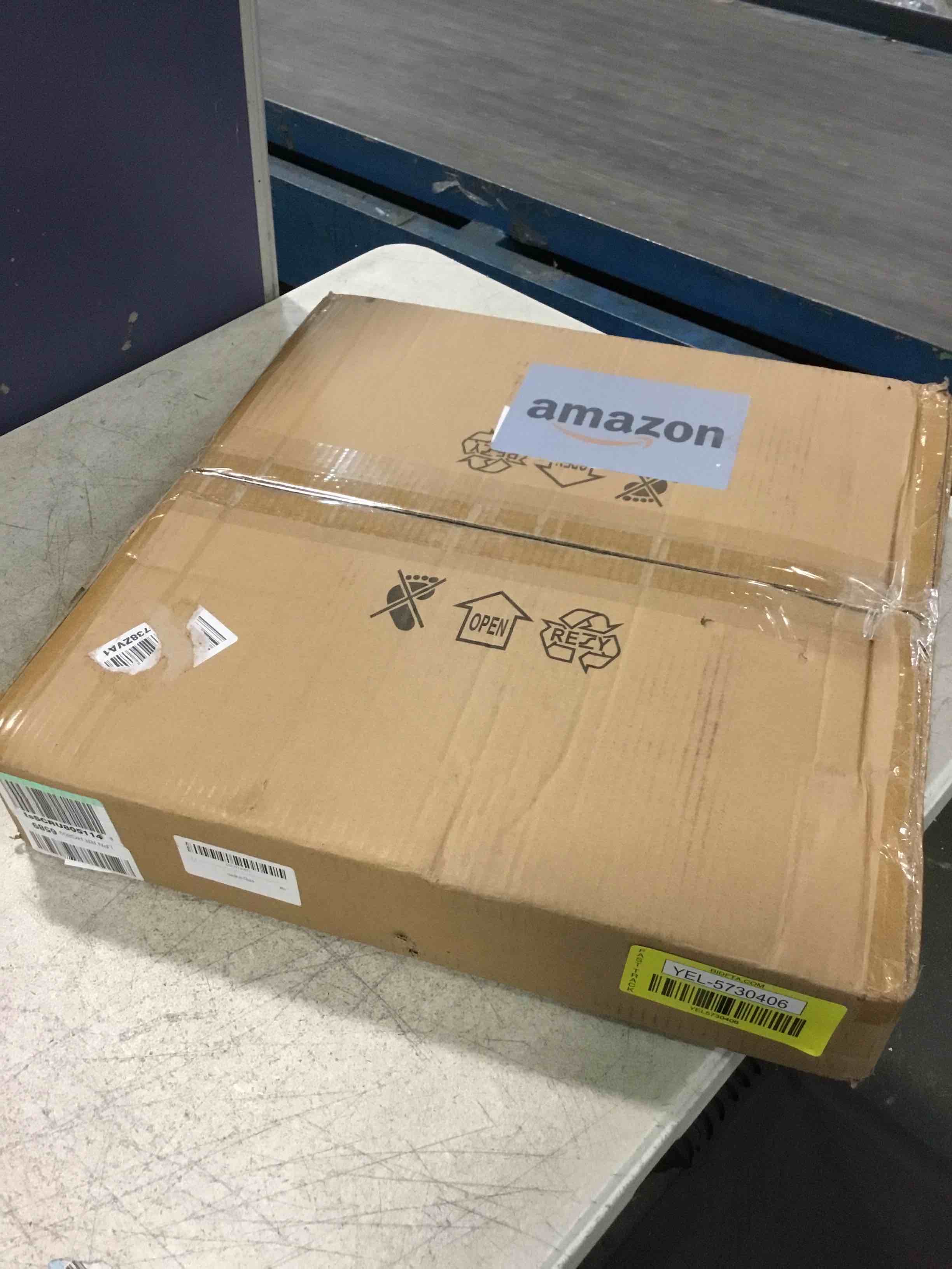 https://s3.amazonaws.com/lotting-images-prod/bidfta/YEL5730406_1711569604783.jpeg