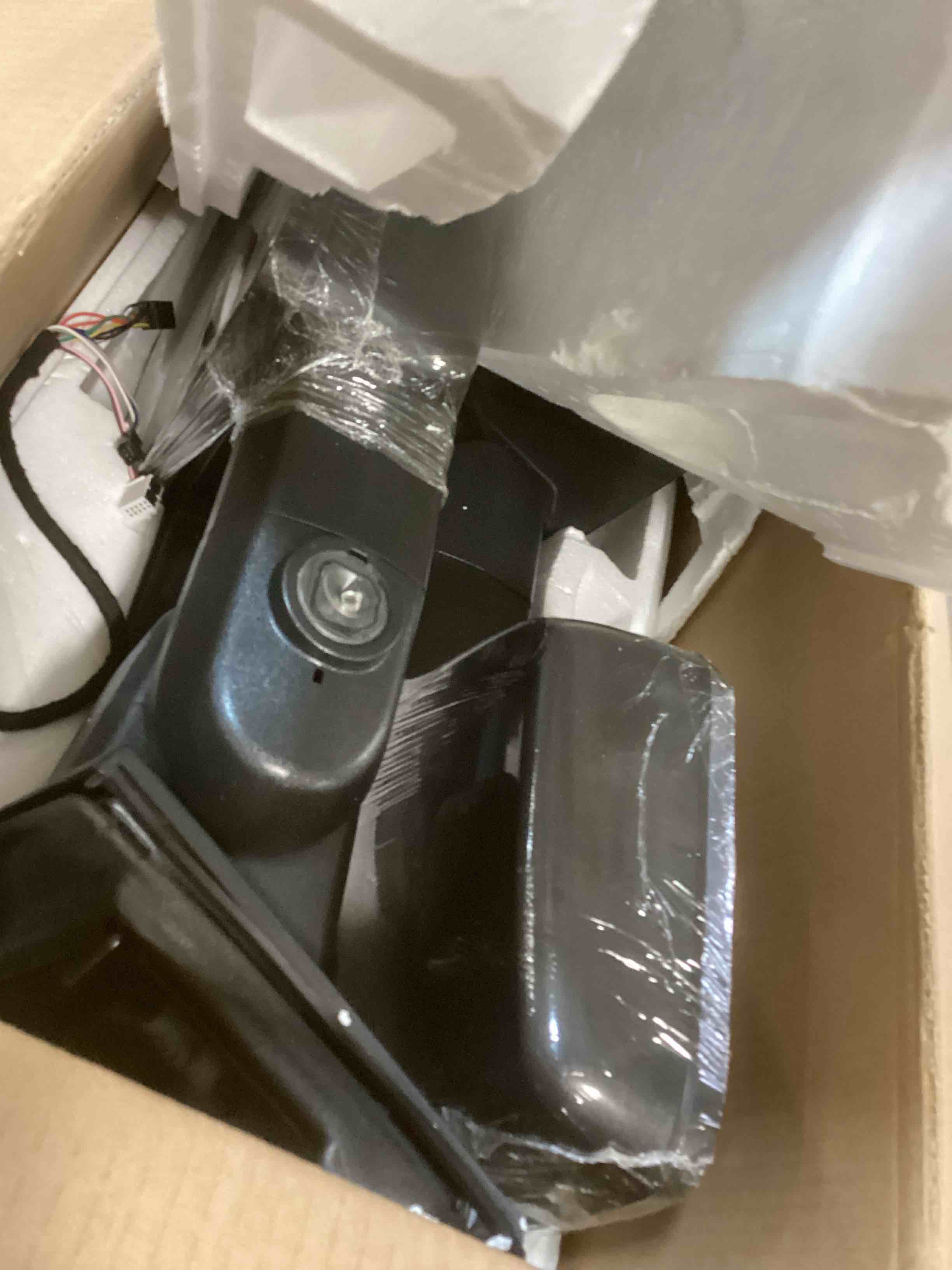 https://s3.amazonaws.com/lotting-images-prod/bidfta/YEL5731186_1710860763544.jpeg