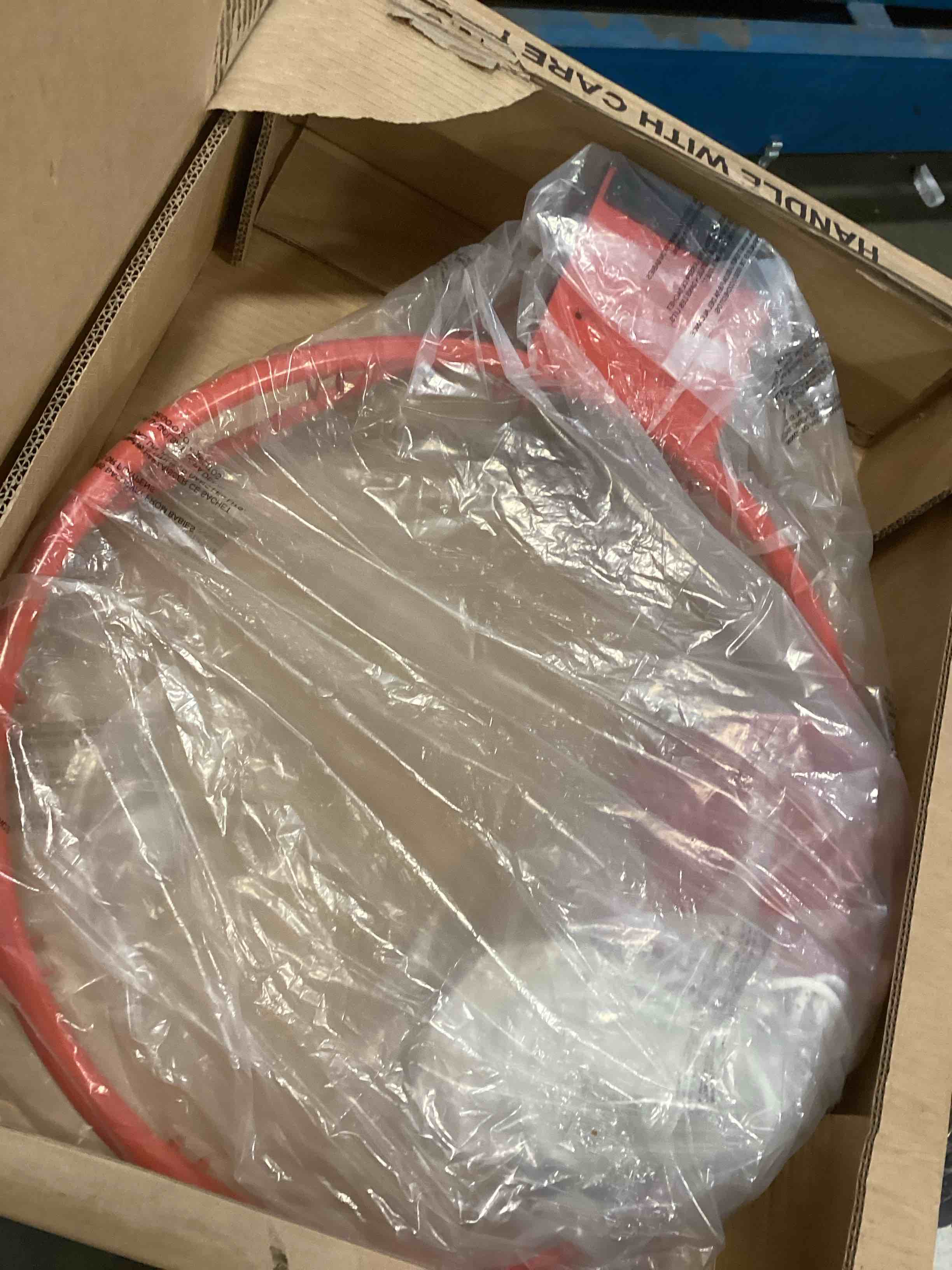 https://s3.amazonaws.com/lotting-images-prod/bidfta/YEL5731393_1710936677780.jpeg