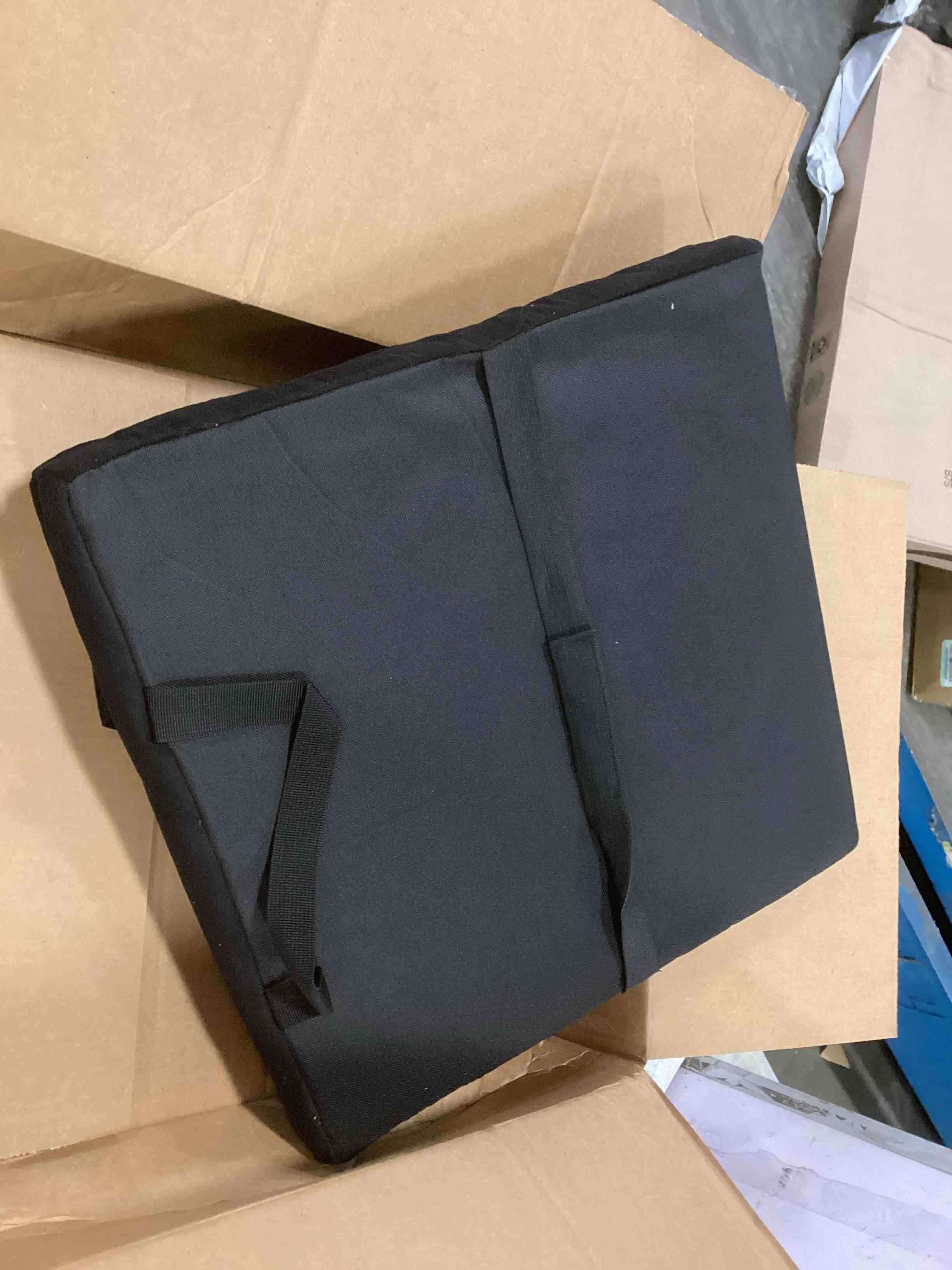 https://s3.amazonaws.com/lotting-images-prod/bidfta/YEL5731473_1710944530447.jpeg