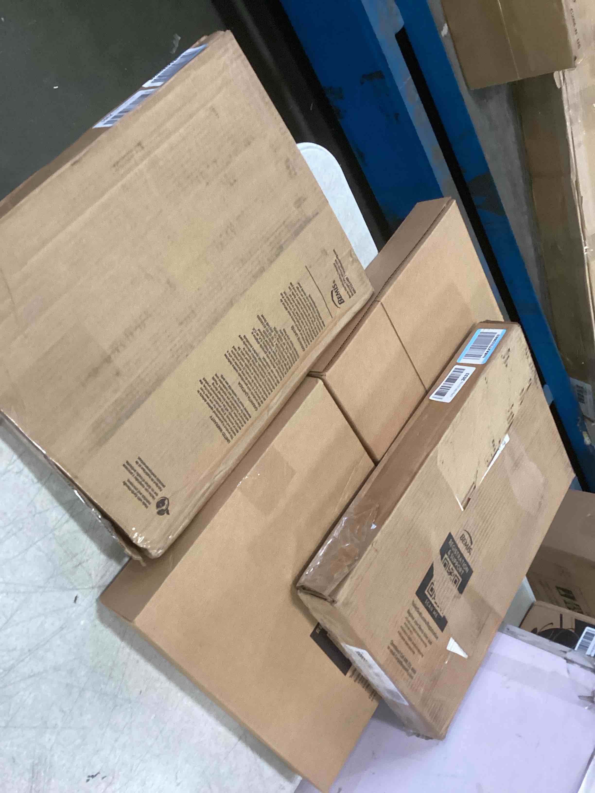 https://s3.amazonaws.com/lotting-images-prod/bidfta/YEL5731510_1710947900128.jpeg