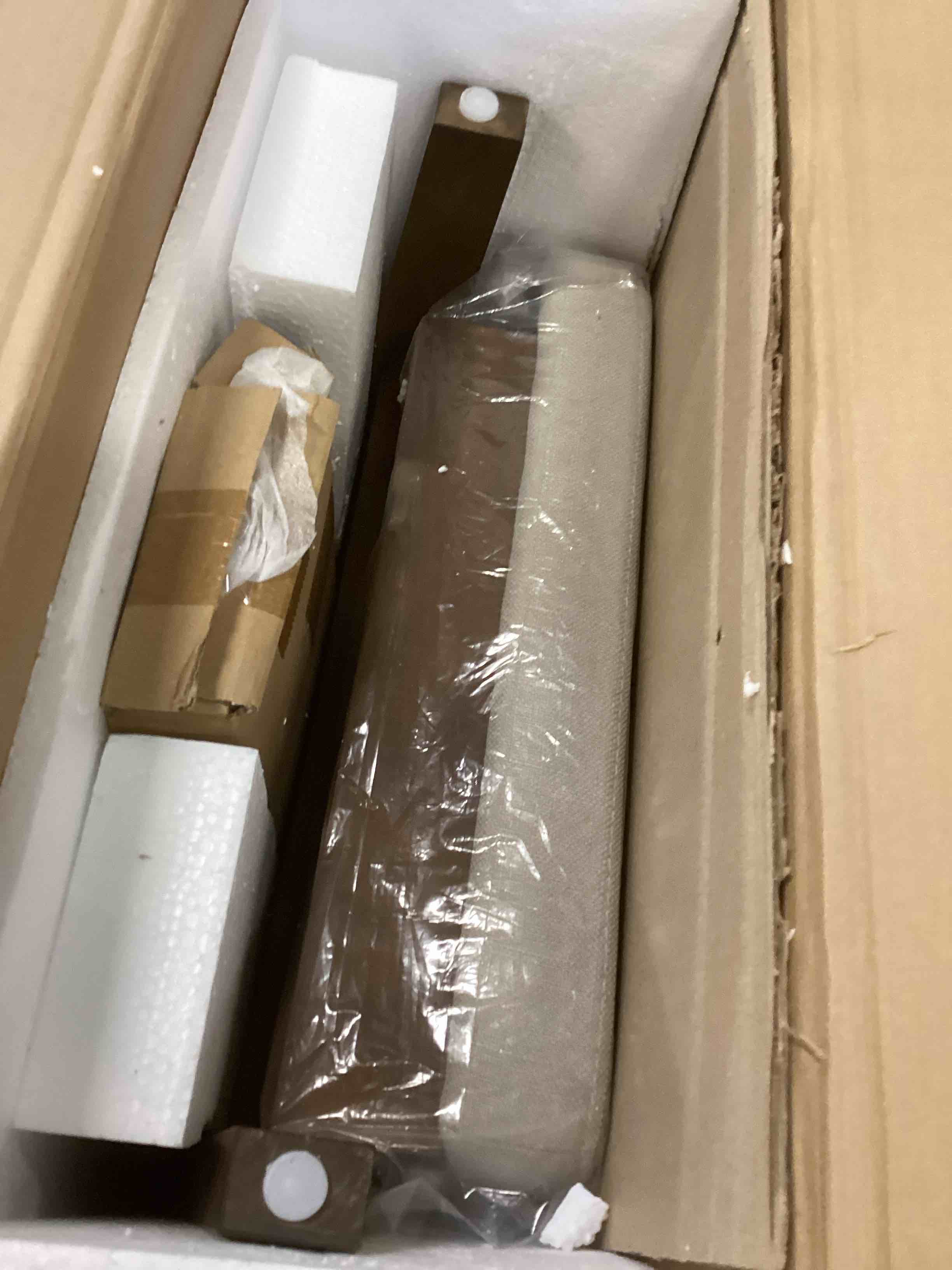 https://s3.amazonaws.com/lotting-images-prod/bidfta/YEL5731611_1710960531777.jpeg