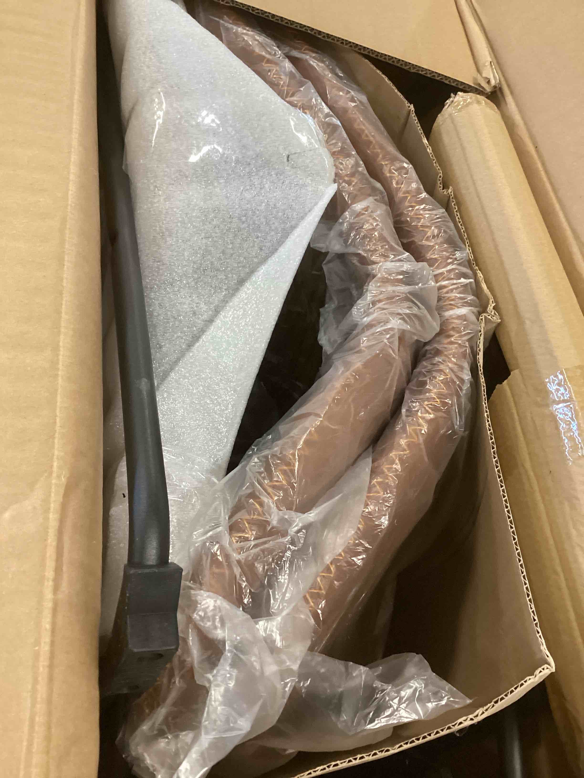 https://s3.amazonaws.com/lotting-images-prod/bidfta/YEL5732329_1710179581837.jpeg