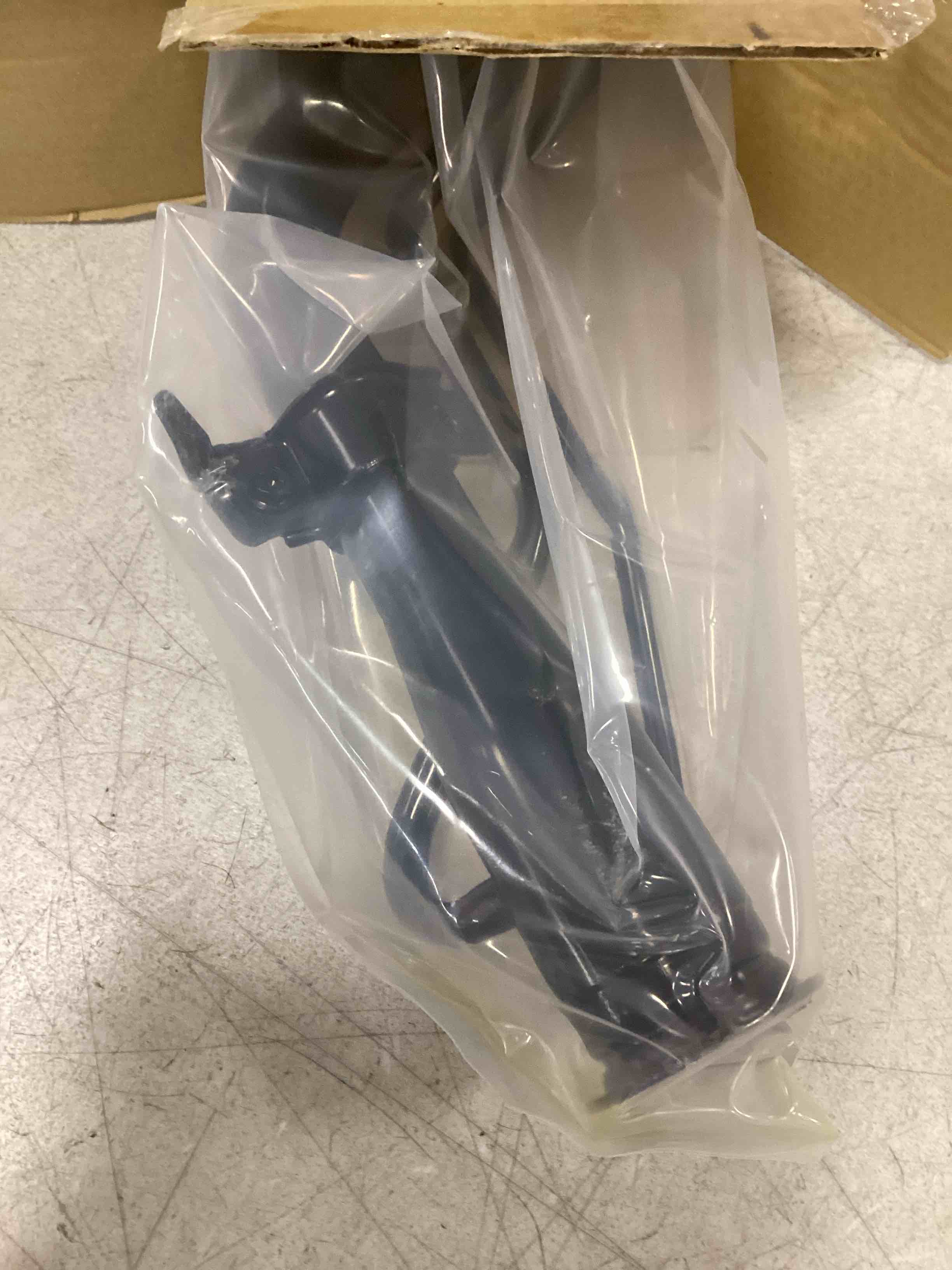 https://s3.amazonaws.com/lotting-images-prod/bidfta/YEL5732680_1710336934320.jpeg