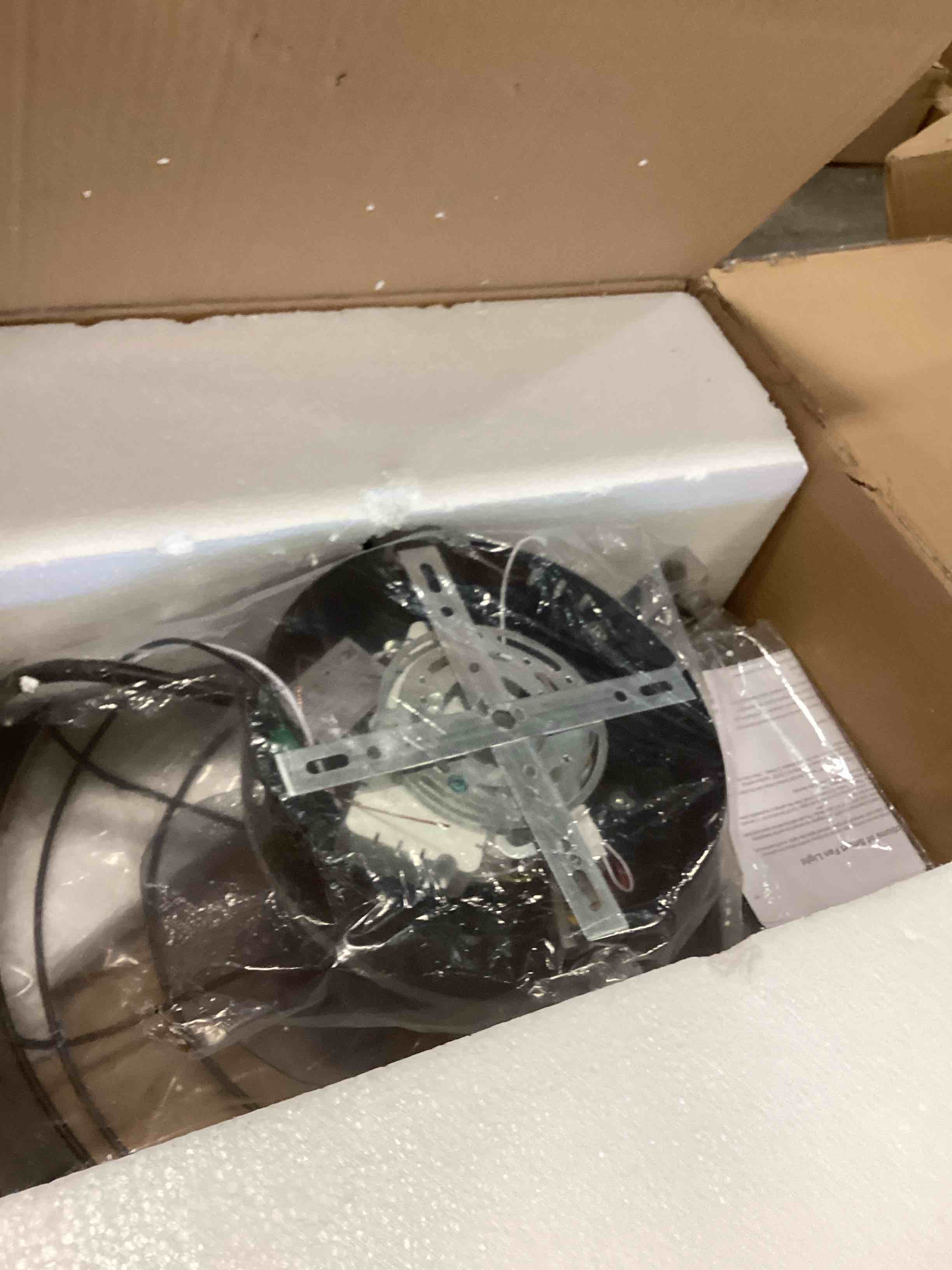 https://s3.amazonaws.com/lotting-images-prod/bidfta/YEL5732770_1710352476223.jpeg