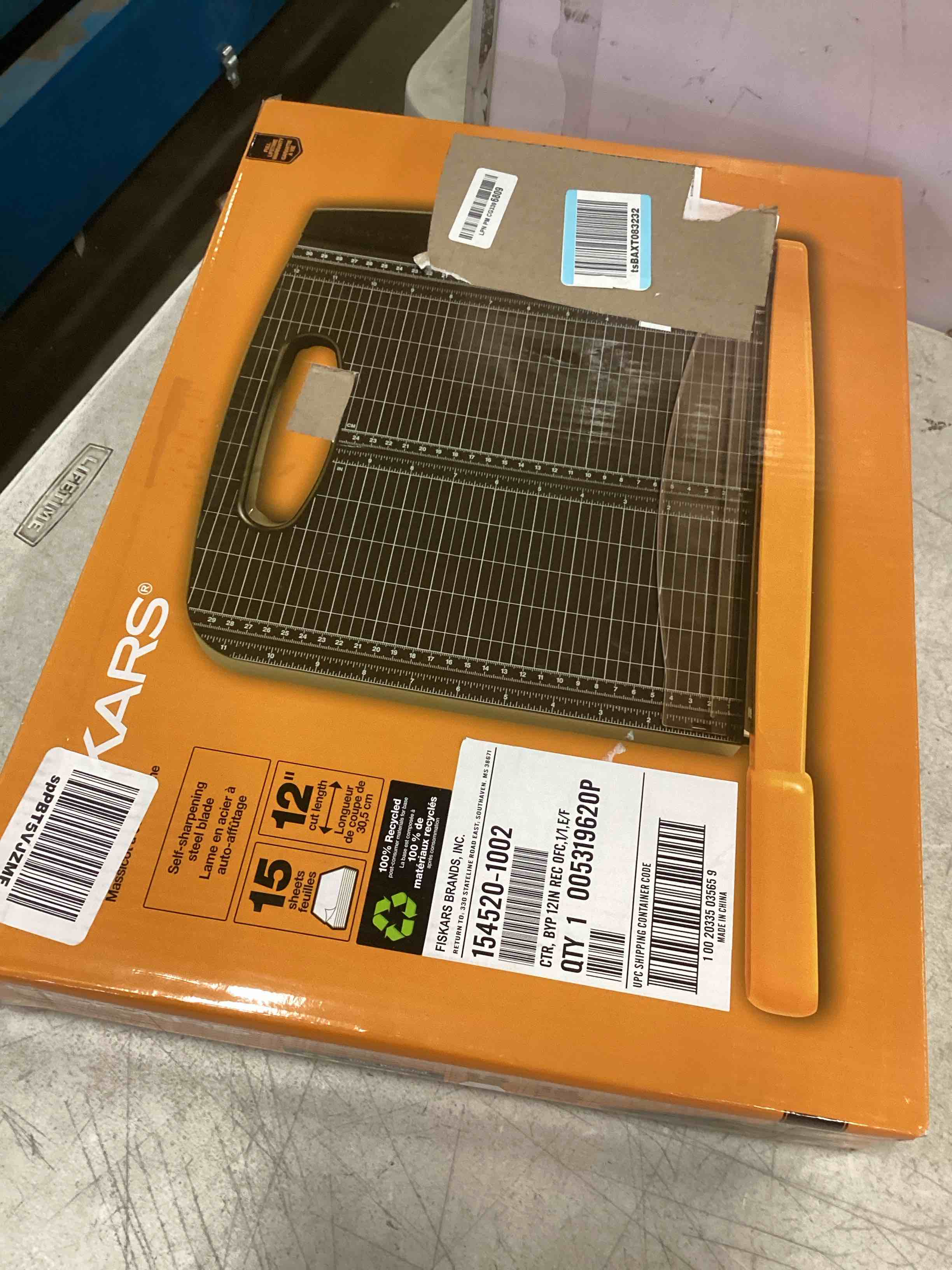 https://s3.amazonaws.com/lotting-images-prod/bidfta/YEL5732795_1710356215678.jpeg