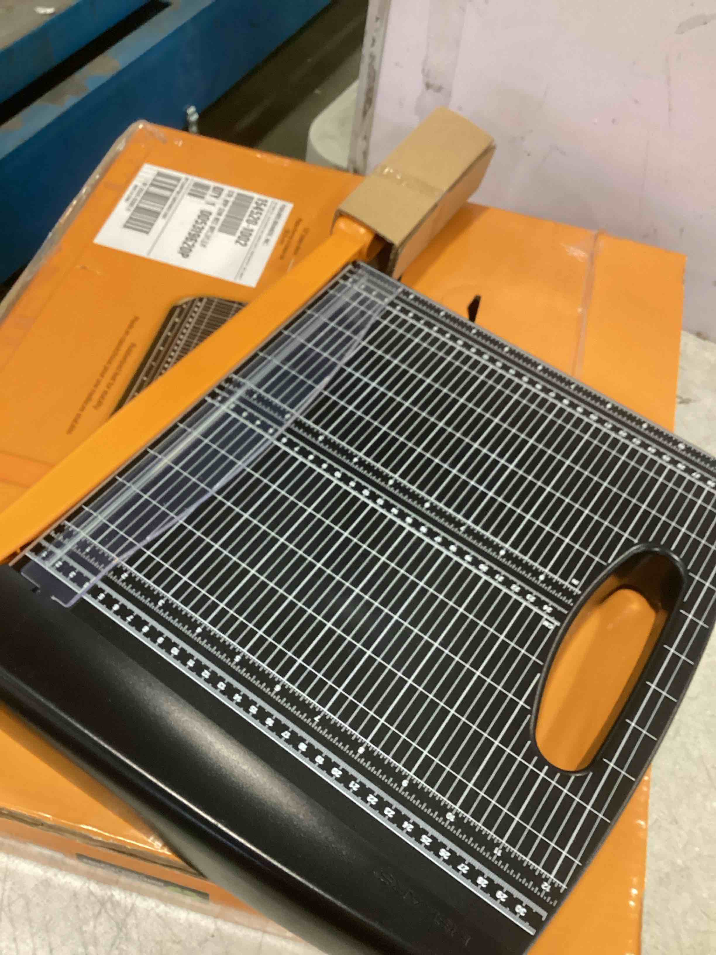 https://s3.amazonaws.com/lotting-images-prod/bidfta/YEL5732795_1710356236619.jpeg
