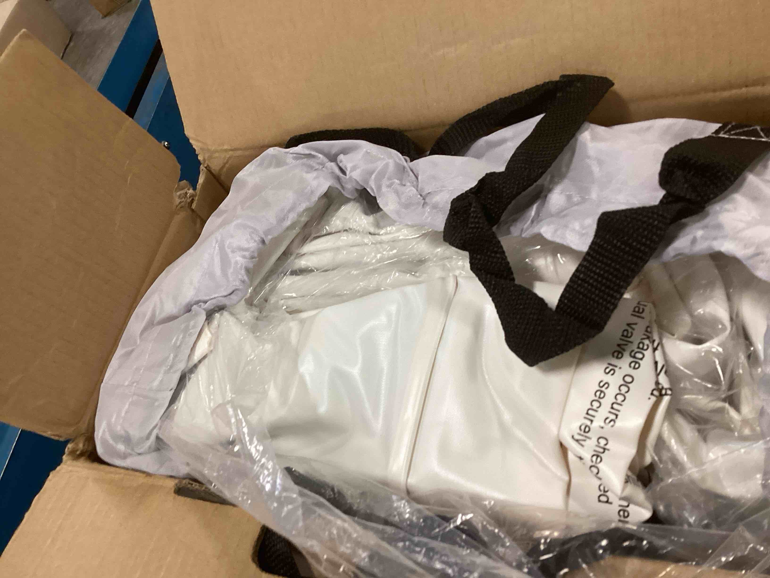 https://s3.amazonaws.com/lotting-images-prod/bidfta/YEL5733353_1710775378681.jpeg