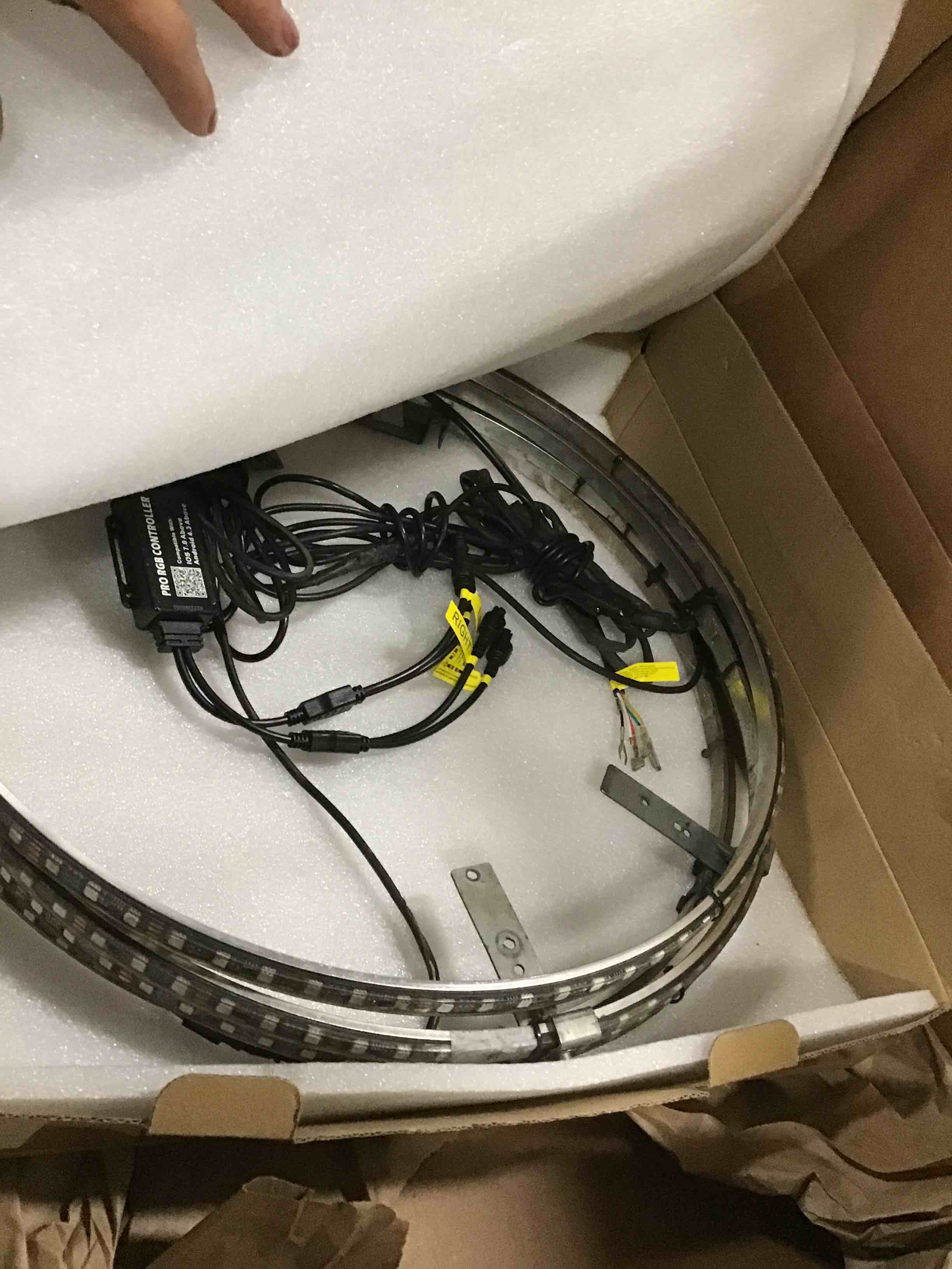 https://s3.amazonaws.com/lotting-images-prod/bidfta/YEL5734589_1710423088504.jpeg