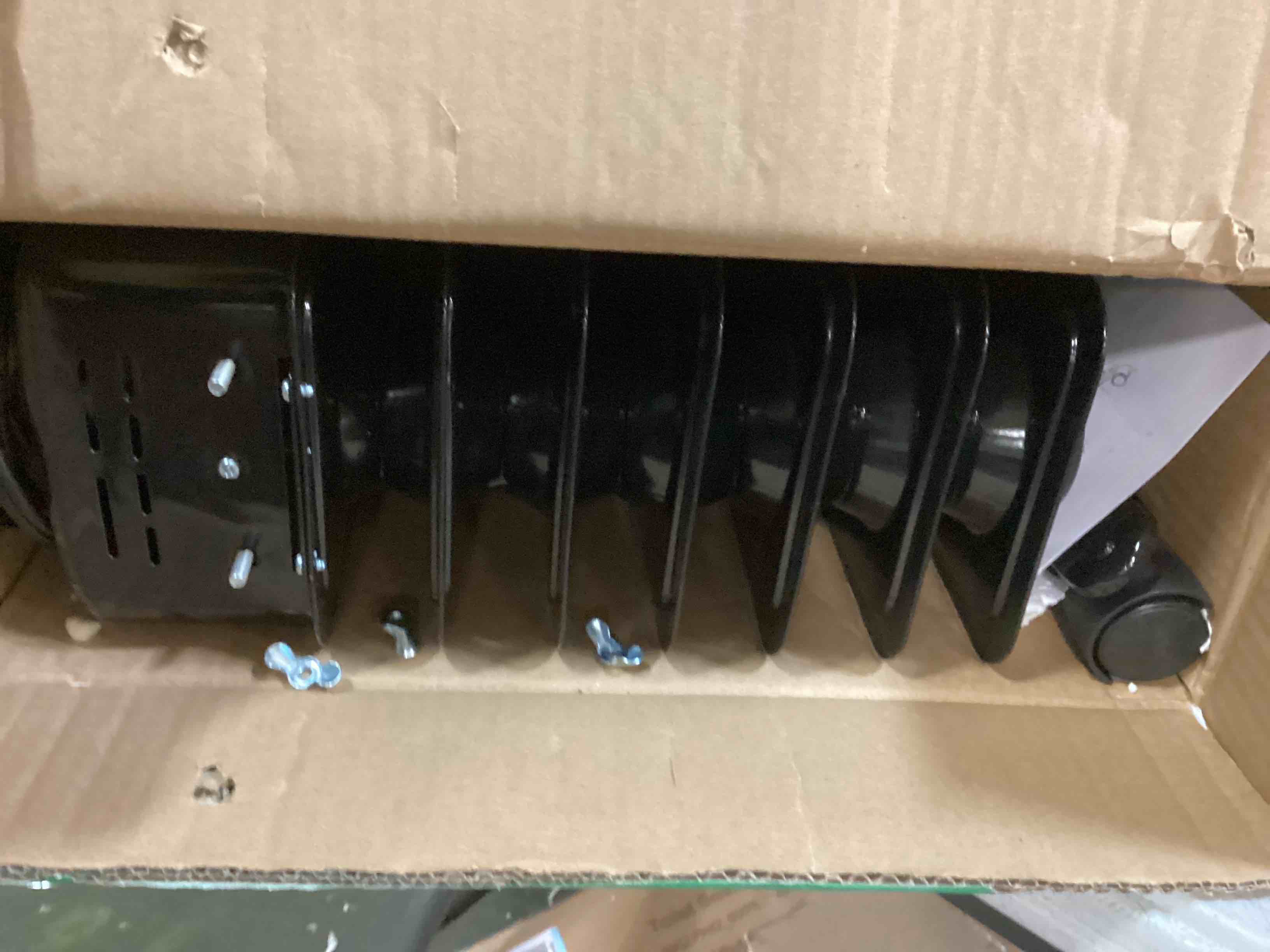 https://s3.amazonaws.com/lotting-images-prod/bidfta/YEL5738125_1709752237235.jpeg