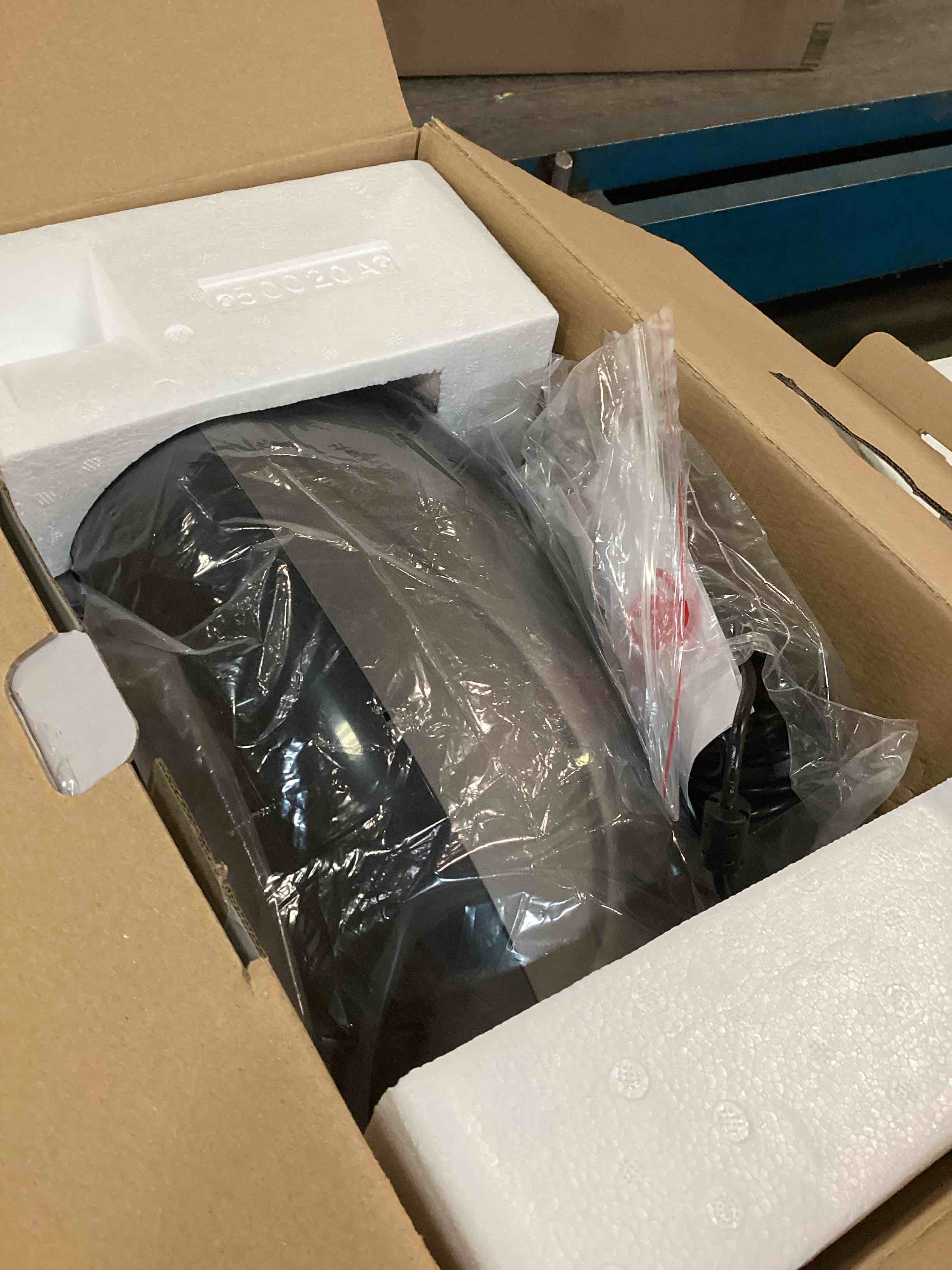 https://s3.amazonaws.com/lotting-images-prod/bidfta/YEL5738138_1709753556777.jpeg