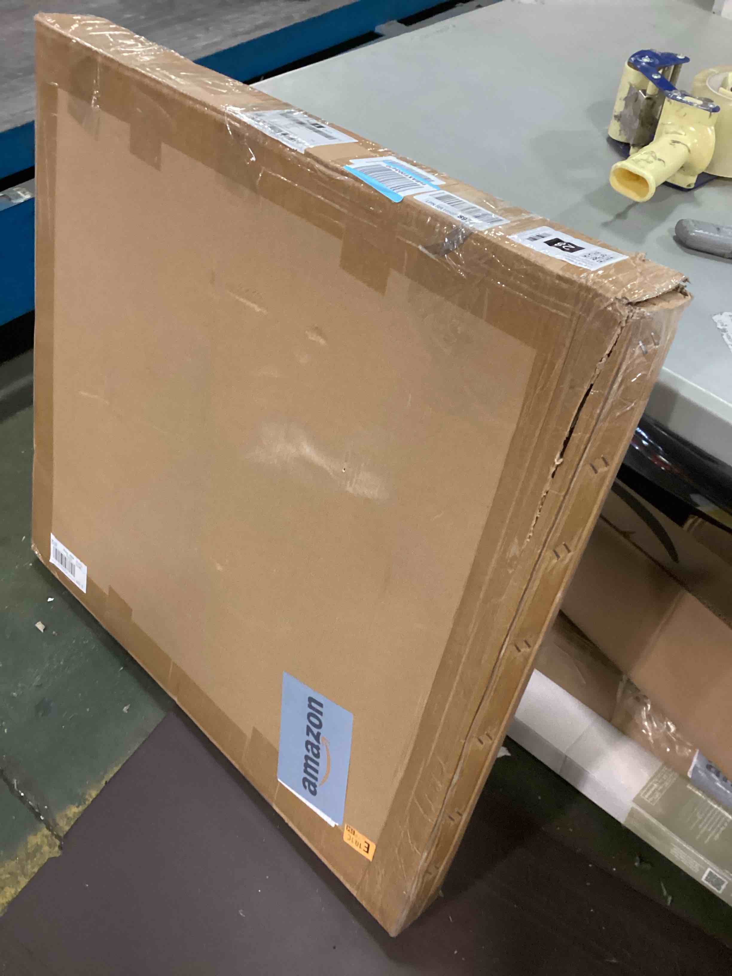 https://s3.amazonaws.com/lotting-images-prod/bidfta/YEL5738781_1709926027783.jpeg