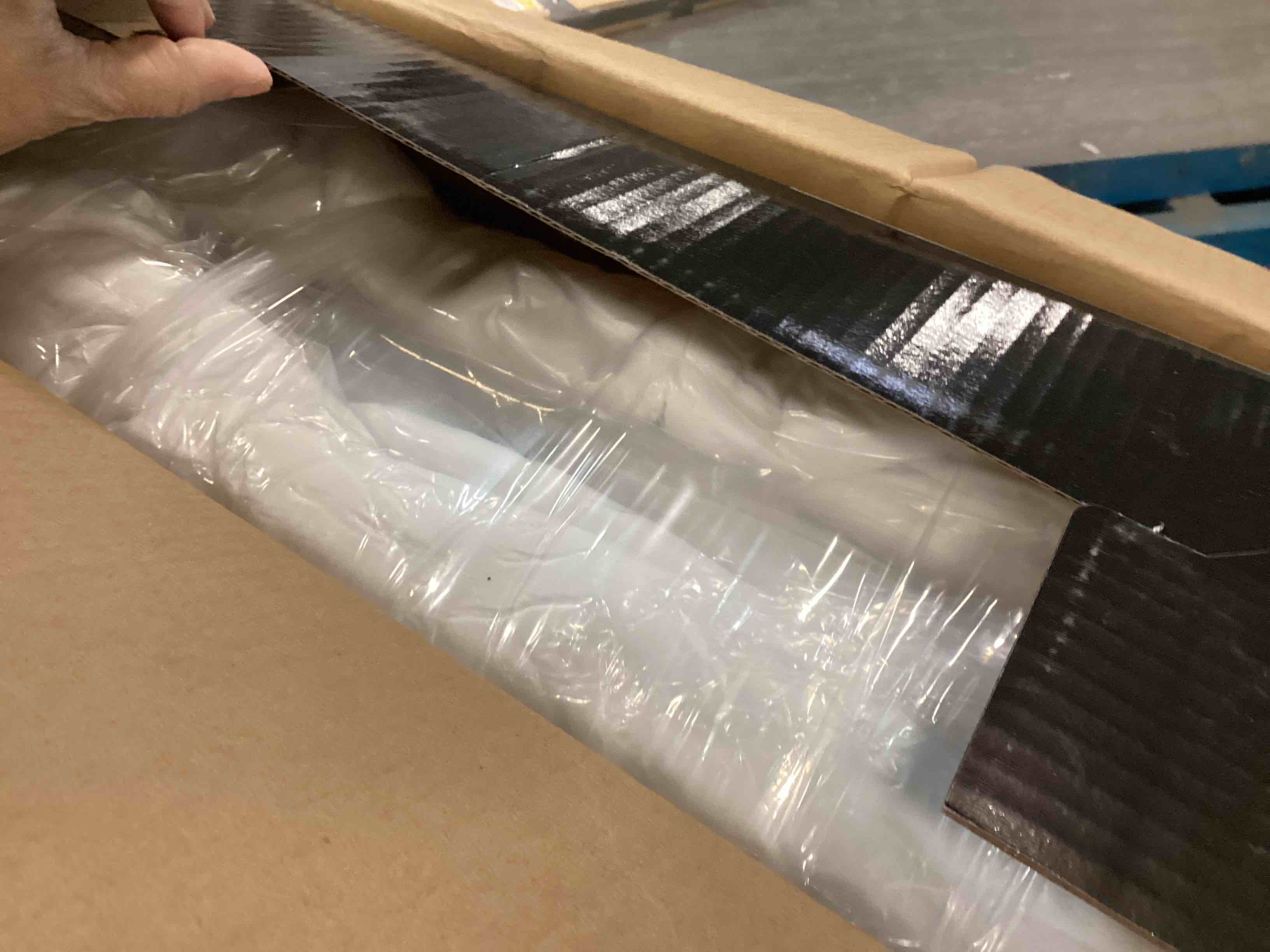https://s3.amazonaws.com/lotting-images-prod/bidfta/YEL5739230_1710336875278.jpeg