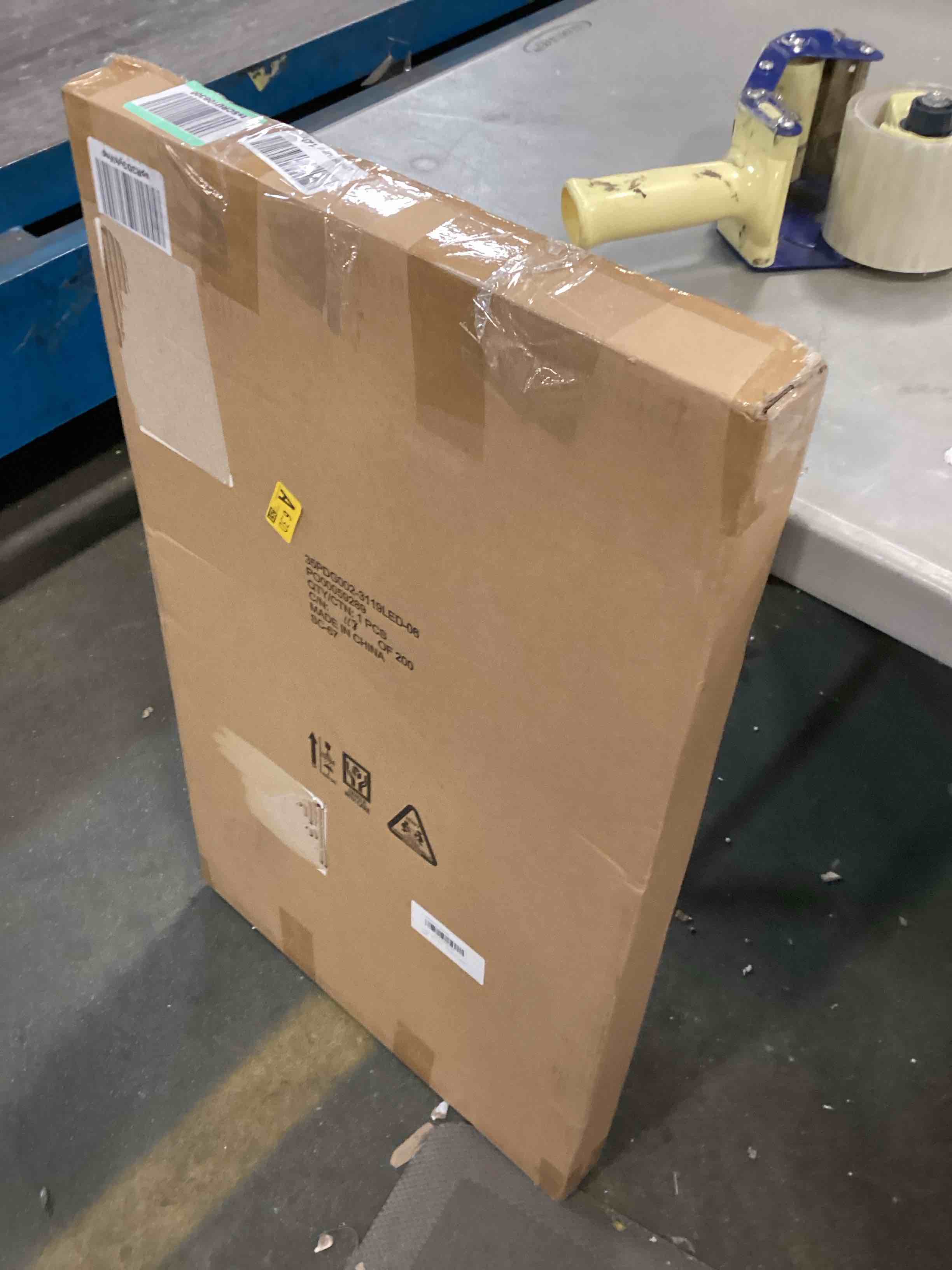 https://s3.amazonaws.com/lotting-images-prod/bidfta/YEL5739434_1710358620066.jpeg
