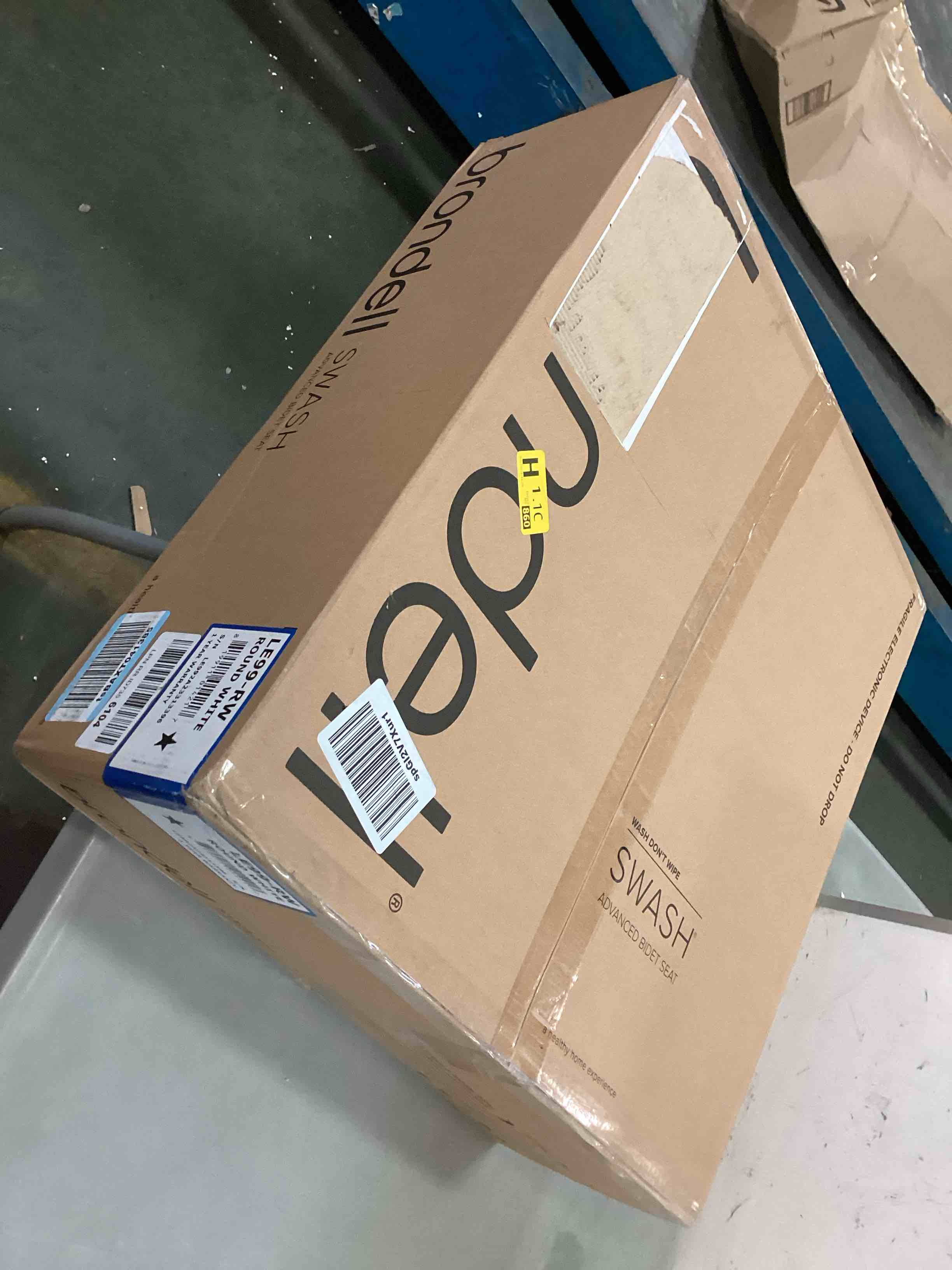 https://s3.amazonaws.com/lotting-images-prod/bidfta/YEL5739918_1710182743682.jpeg