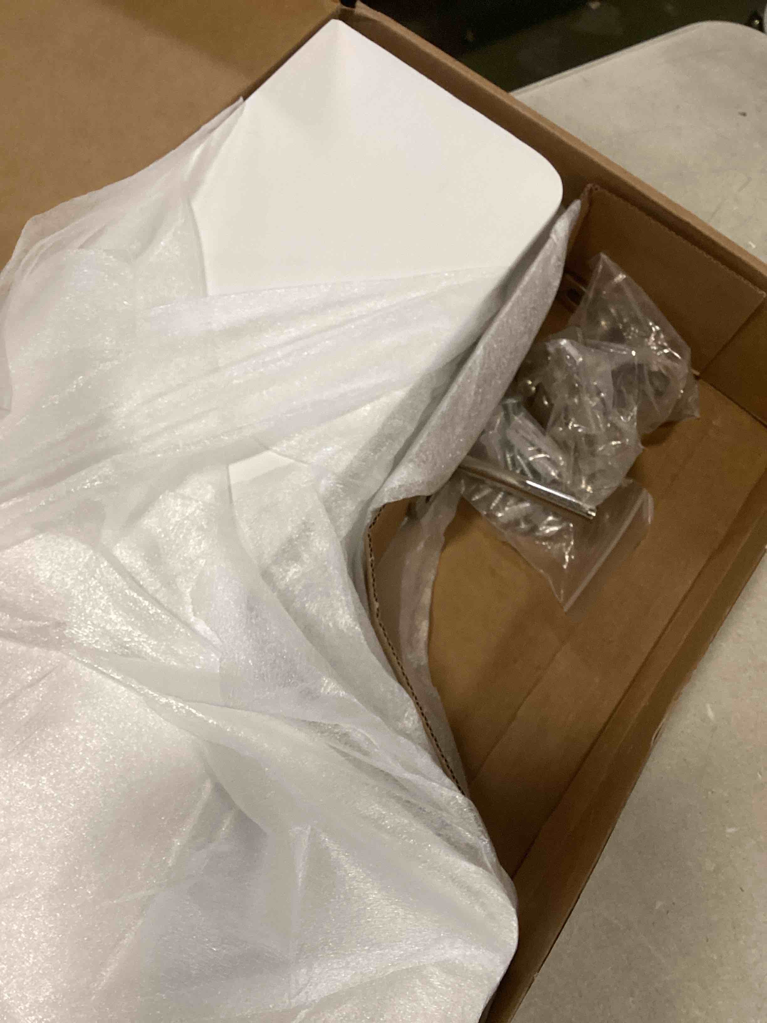 https://s3.amazonaws.com/lotting-images-prod/bidfta/YEL5740497_1710349025148.jpeg