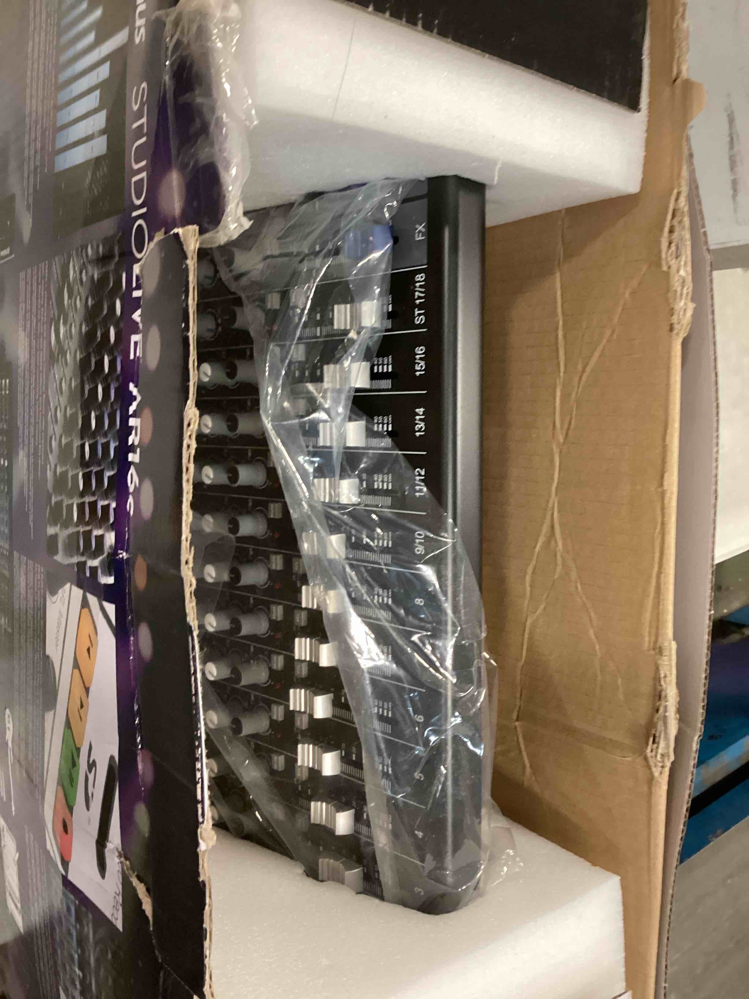 https://s3.amazonaws.com/lotting-images-prod/bidfta/YEL5740643_1710414691101.jpeg