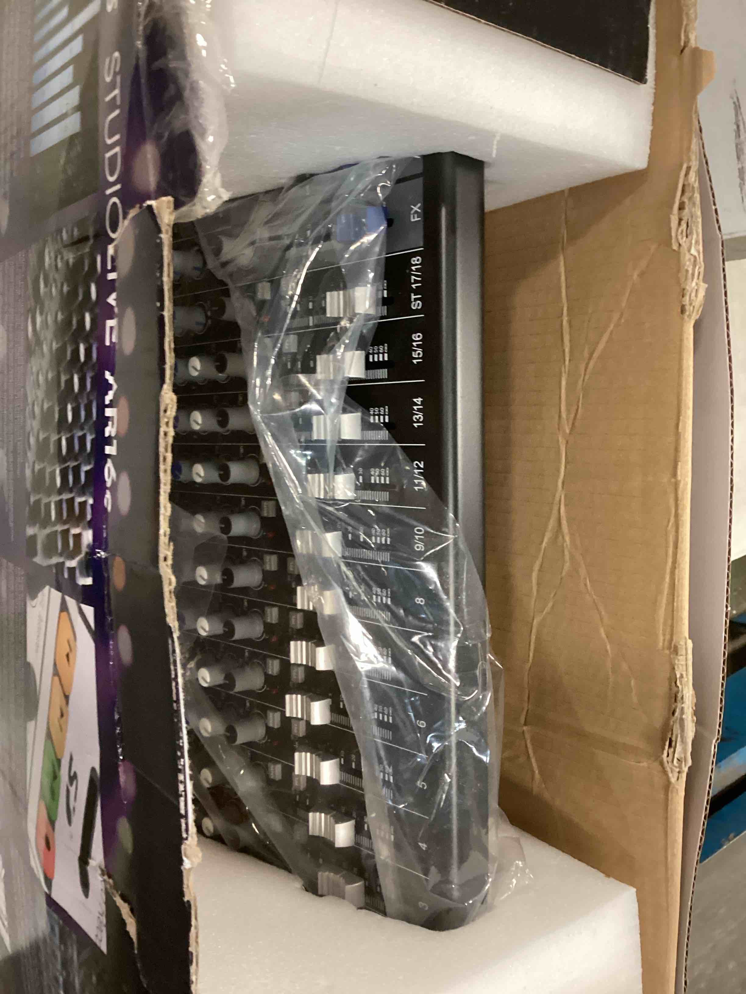 https://s3.amazonaws.com/lotting-images-prod/bidfta/YEL5740643_1710414691899.jpeg