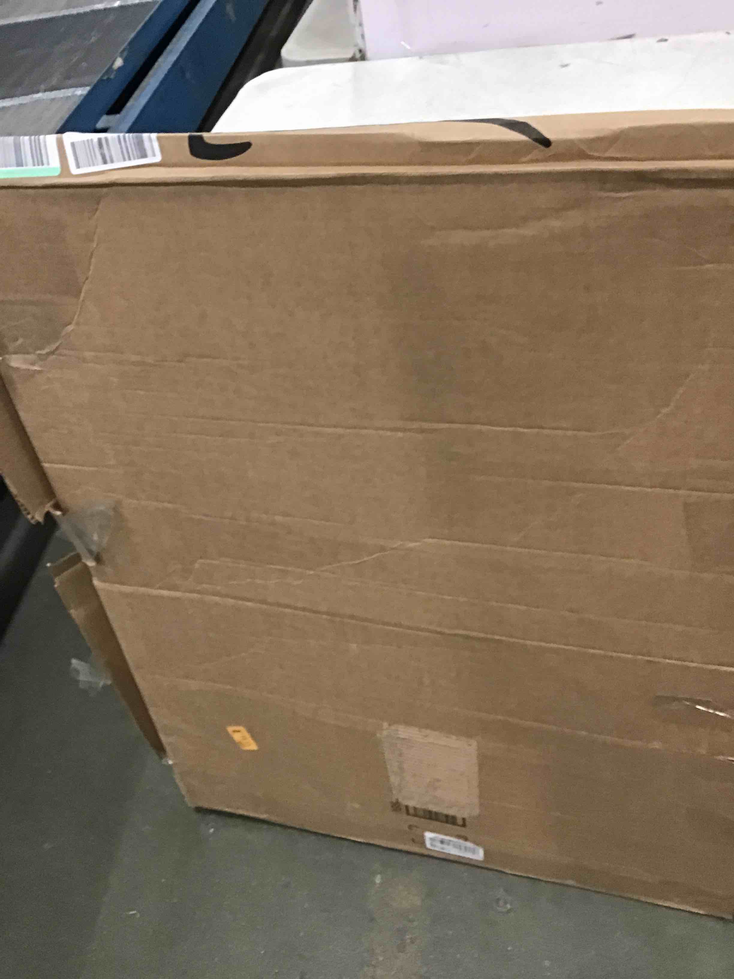 https://s3.amazonaws.com/lotting-images-prod/bidfta/YEL5743448_1709989200512.jpeg