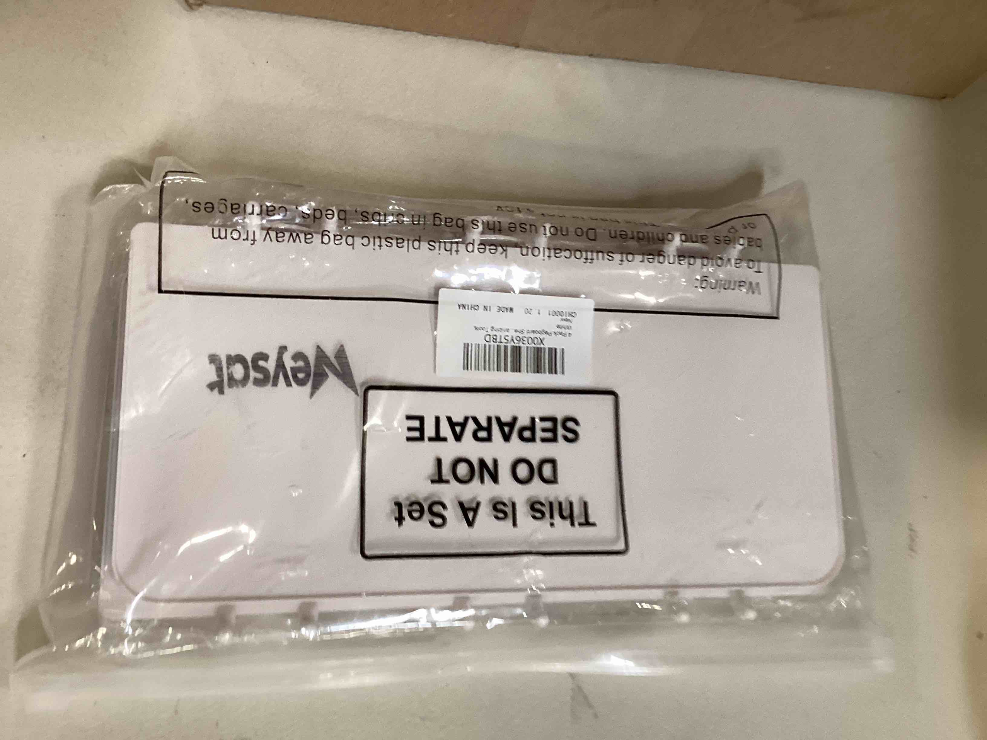 https://s3.amazonaws.com/lotting-images-prod/bidfta/YEL5749058_1712174916385.jpeg