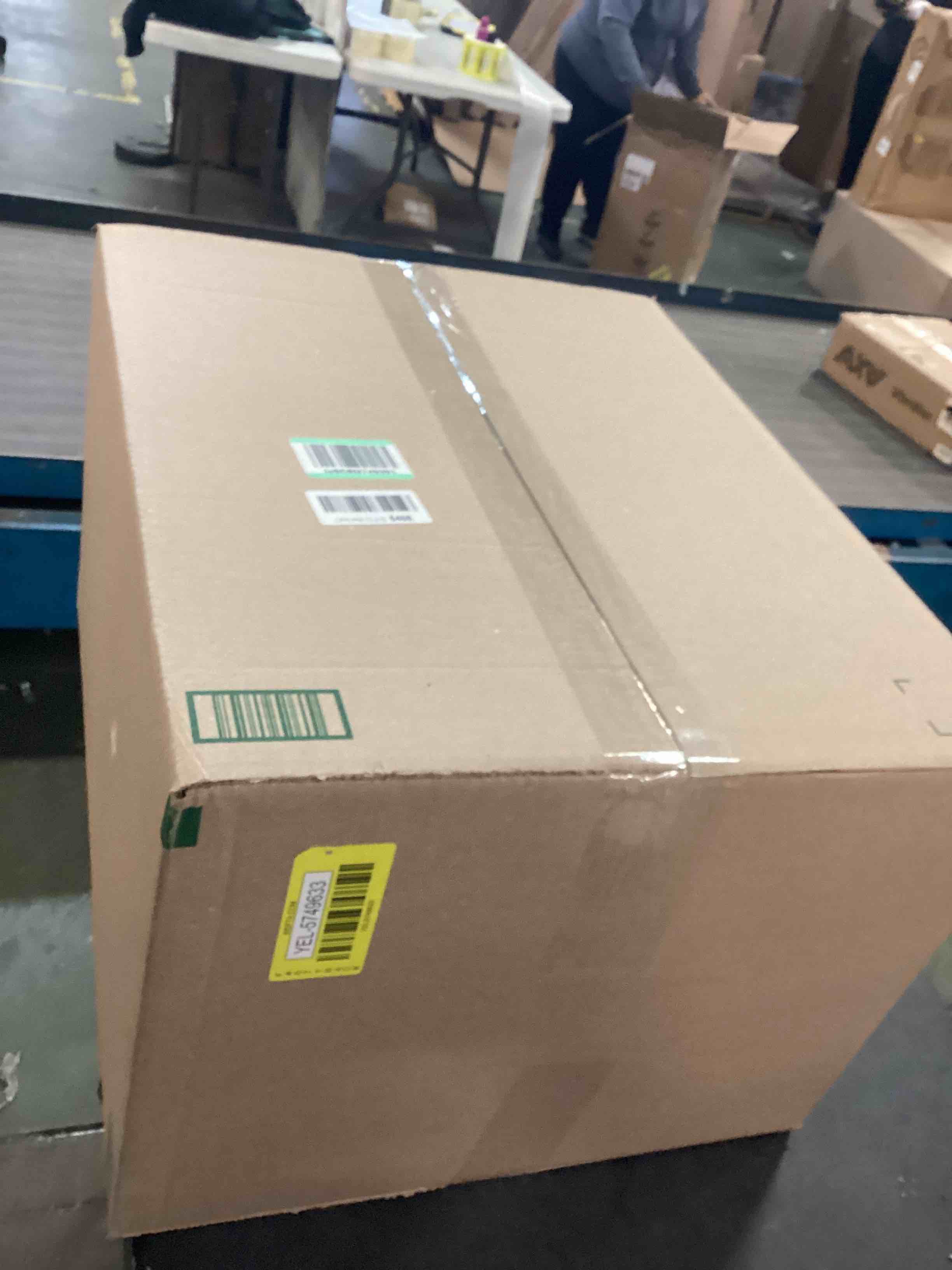 https://s3.amazonaws.com/lotting-images-prod/bidfta/YEL5749633_1712407916422.jpeg