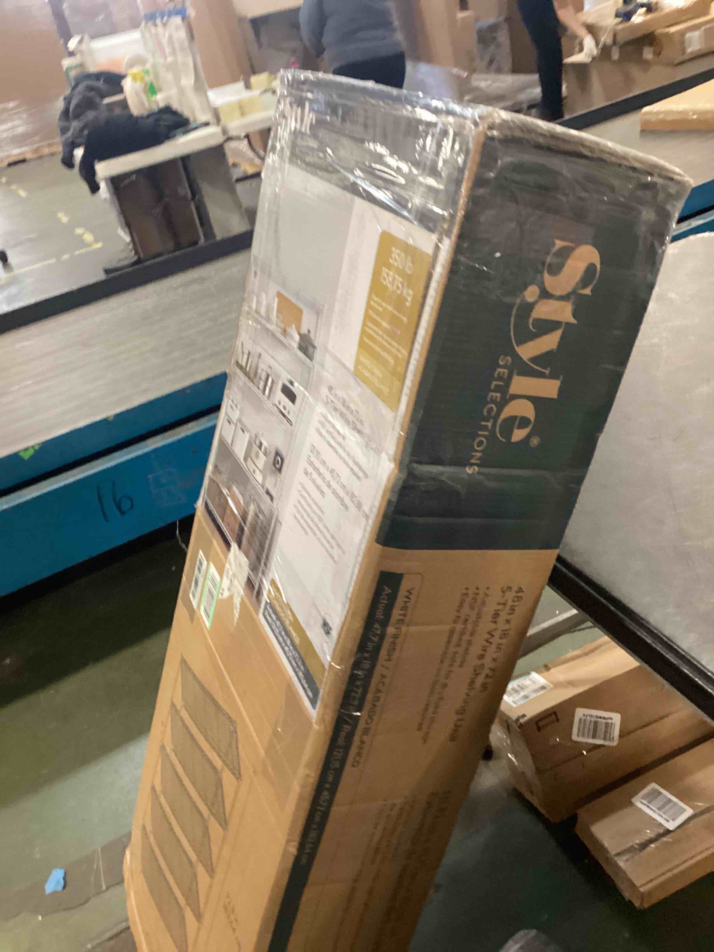 https://s3.amazonaws.com/lotting-images-prod/bidfta/YEL5749637_1712408197564.jpeg