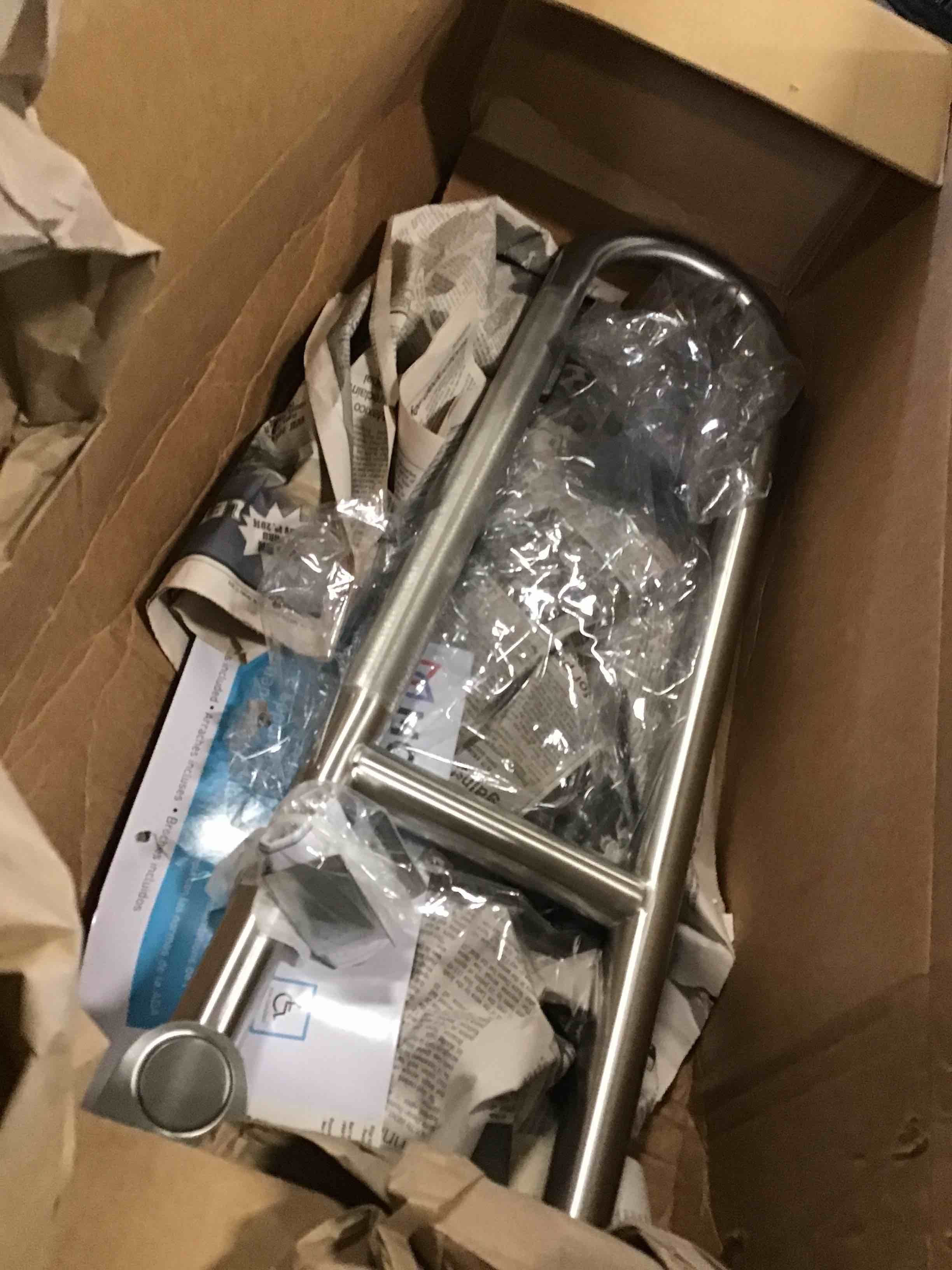 https://s3.amazonaws.com/lotting-images-prod/bidfta/YEL5750116_1711740655439.jpeg