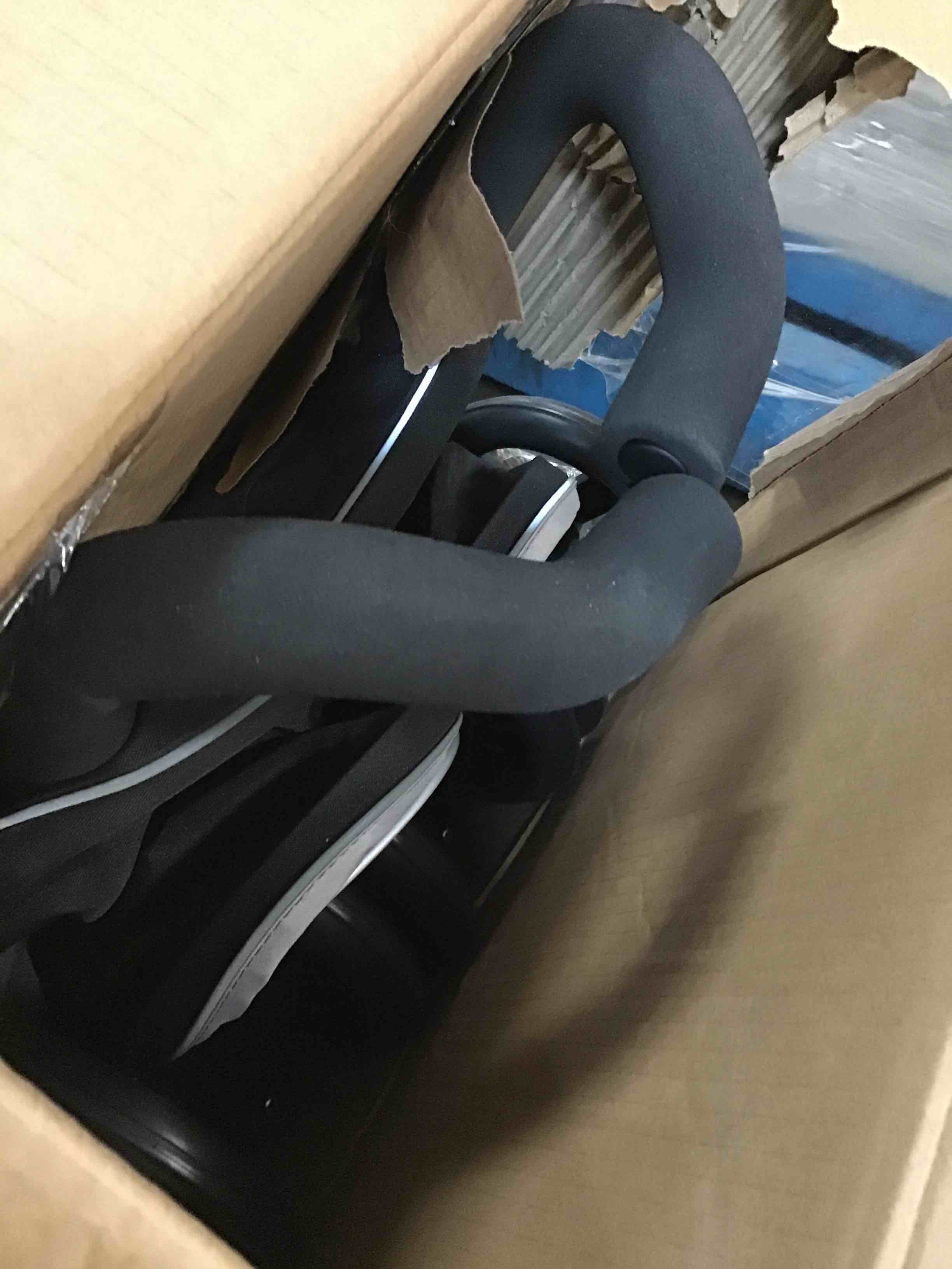 https://s3.amazonaws.com/lotting-images-prod/bidfta/YEL5751060_1712078894195.jpeg
