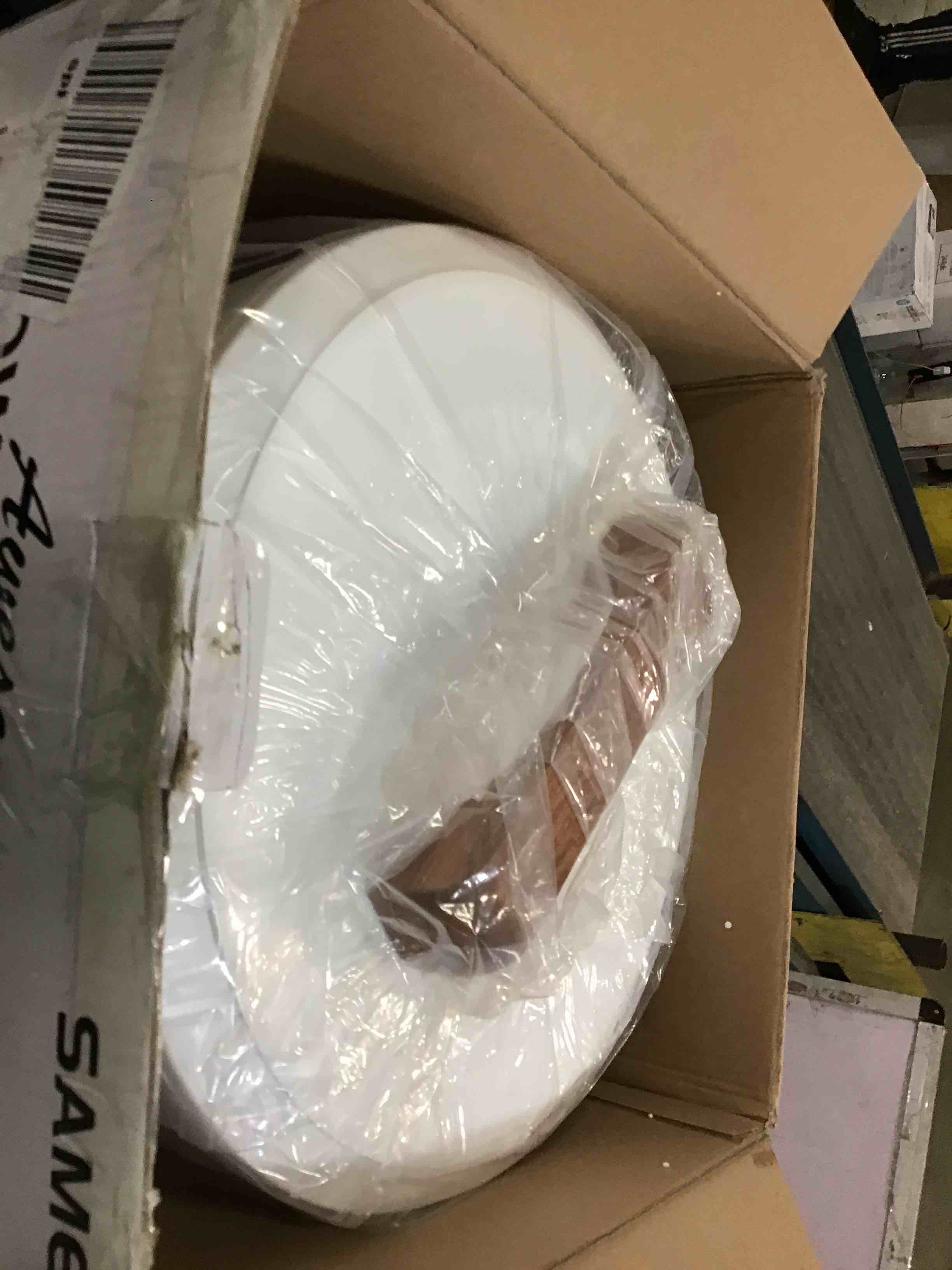 https://s3.amazonaws.com/lotting-images-prod/bidfta/YEL5751142_1712087393640.jpeg