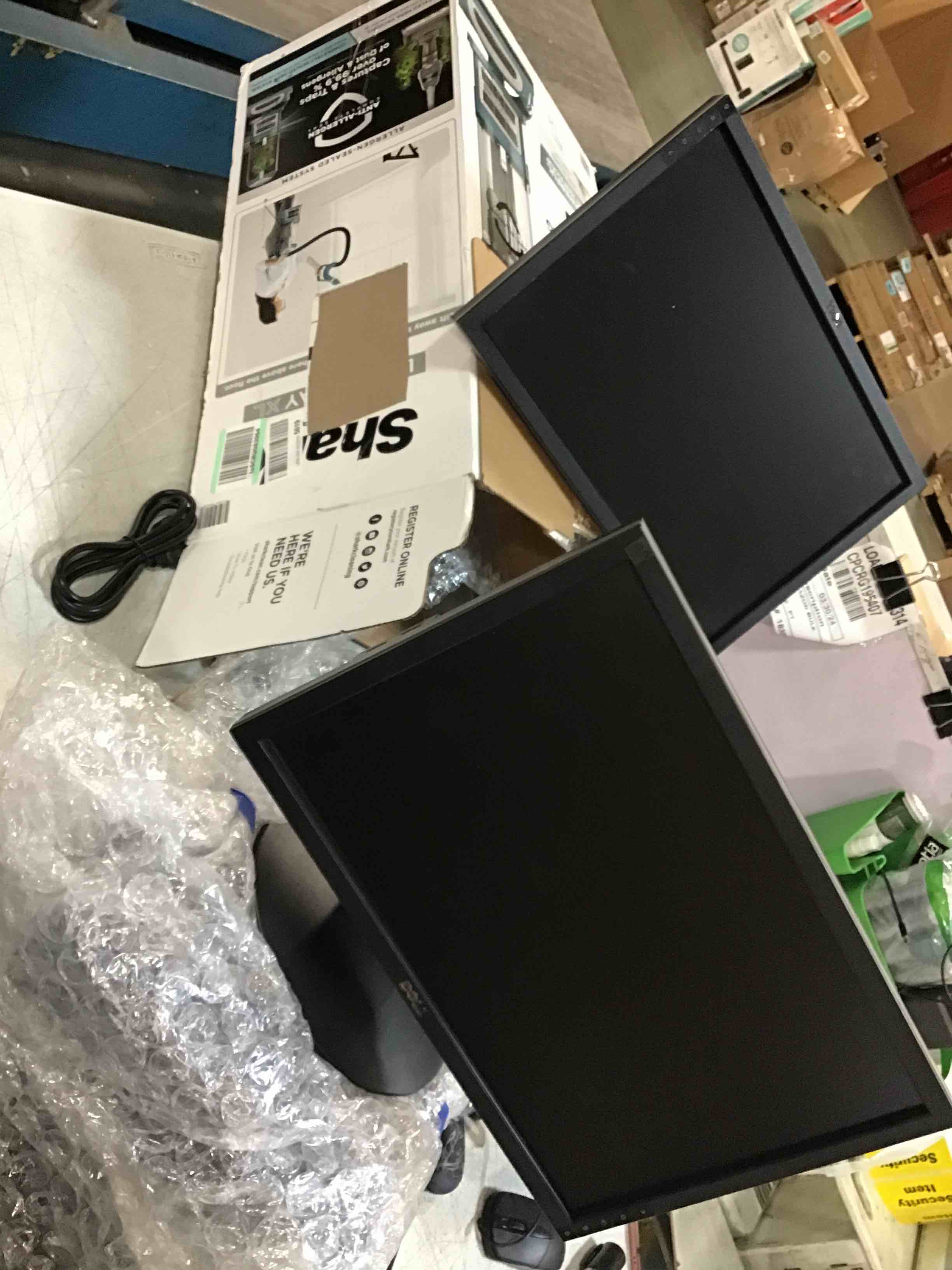 https://s3.amazonaws.com/lotting-images-prod/bidfta/YEL5751207_1712145377517.jpeg