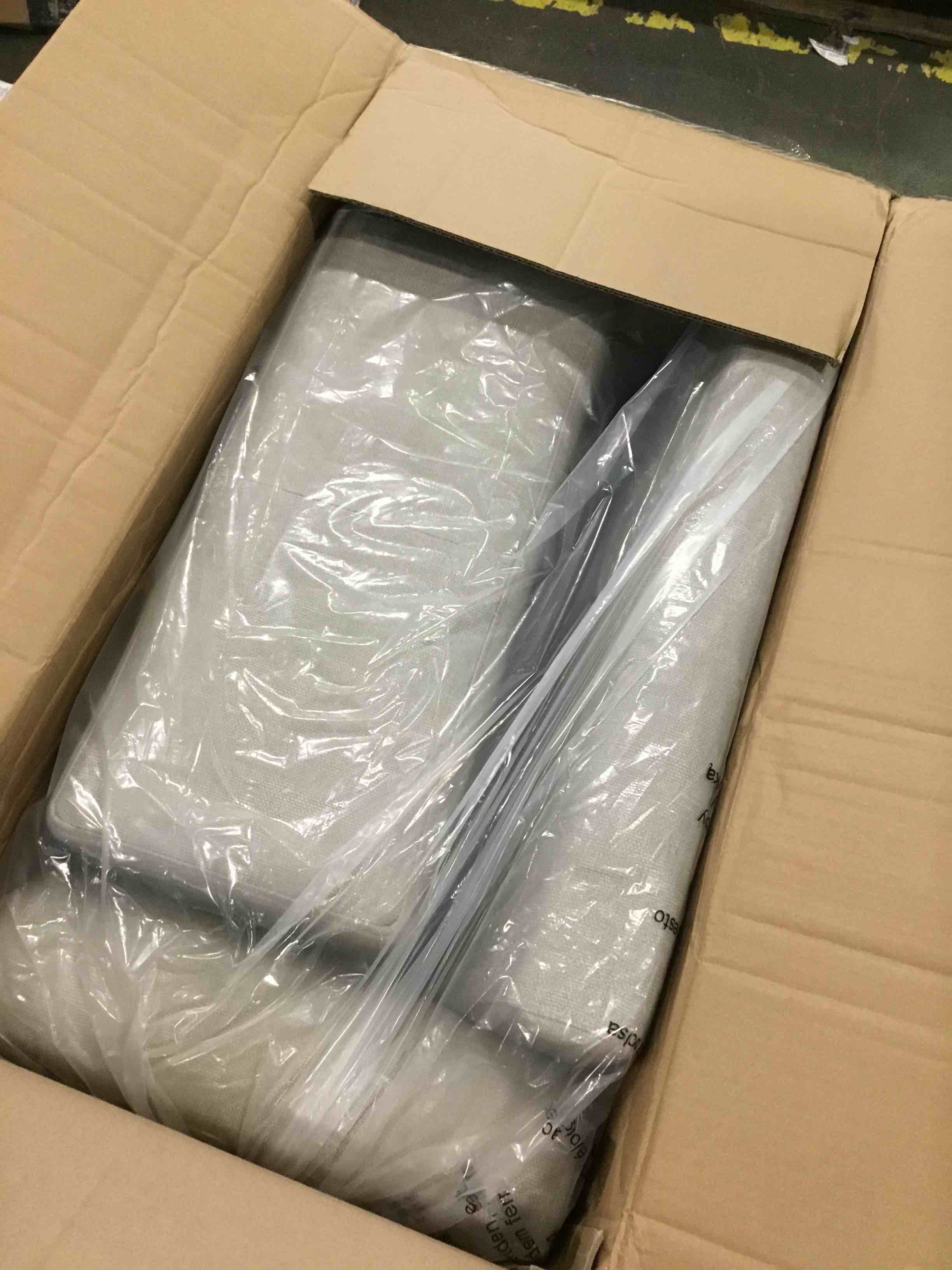 https://s3.amazonaws.com/lotting-images-prod/bidfta/YEL5752358_1712158203801.jpeg