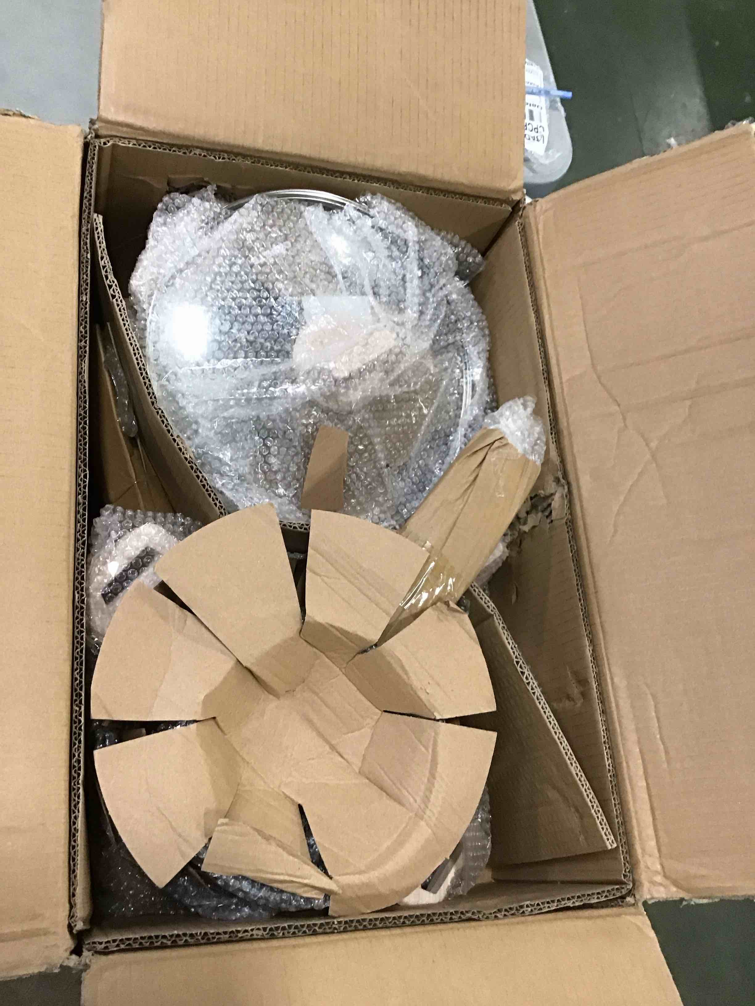 https://s3.amazonaws.com/lotting-images-prod/bidfta/YEL5756632_1706798062409.jpeg