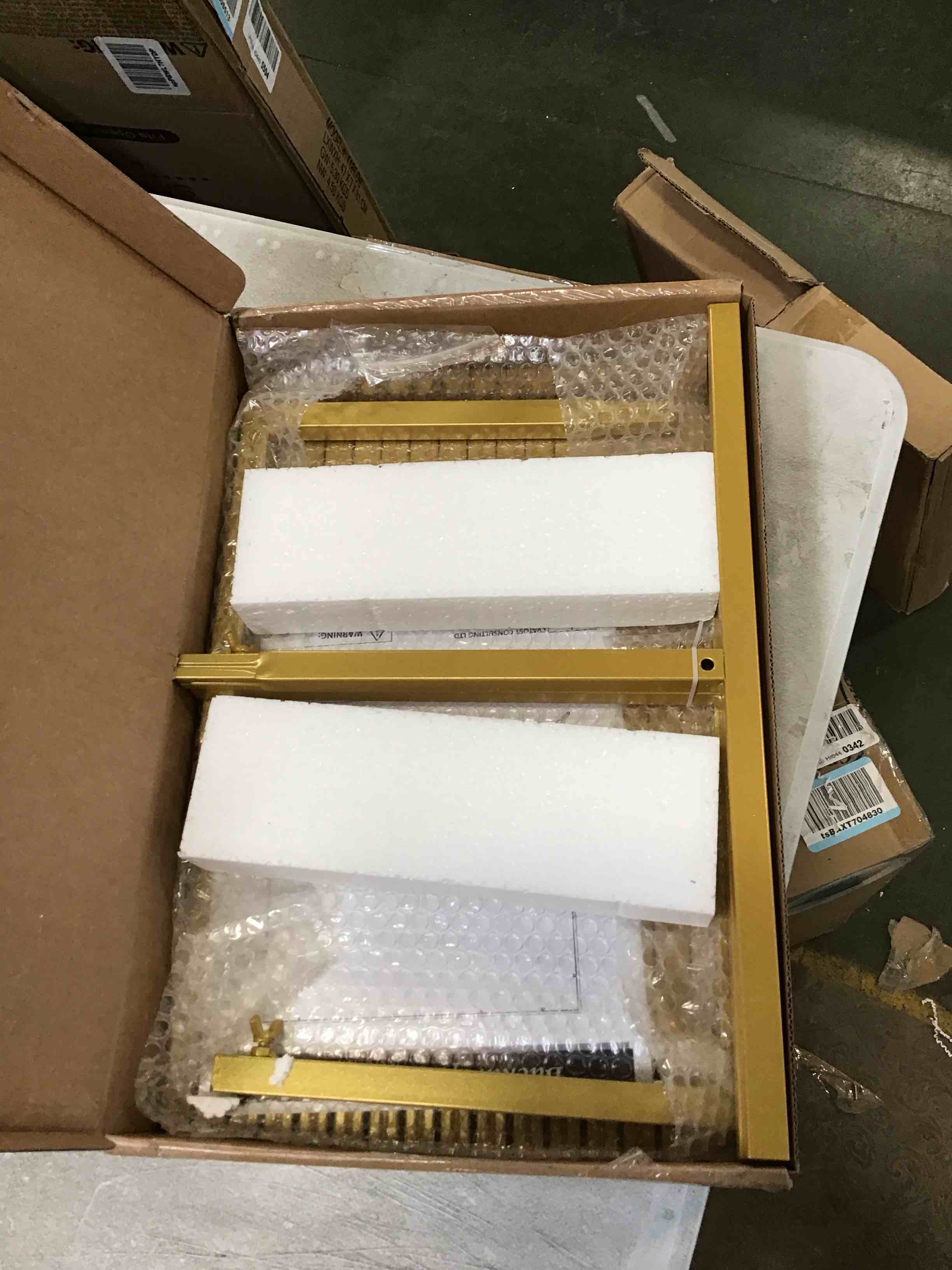https://s3.amazonaws.com/lotting-images-prod/bidfta/YEL5756714_1706811642824.jpeg