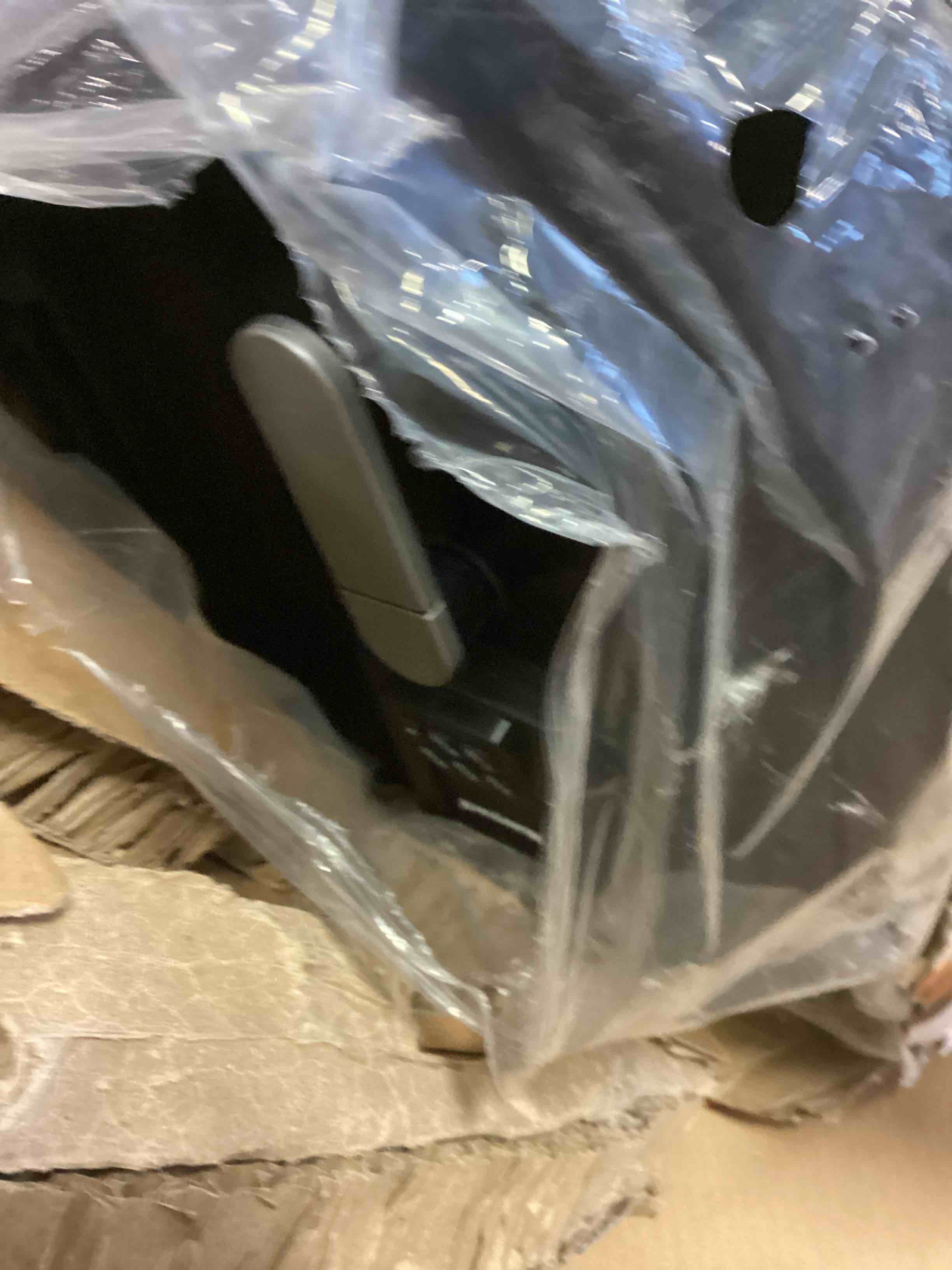 https://s3.amazonaws.com/lotting-images-prod/bidfta/YEL5756892_1707137869880.jpeg