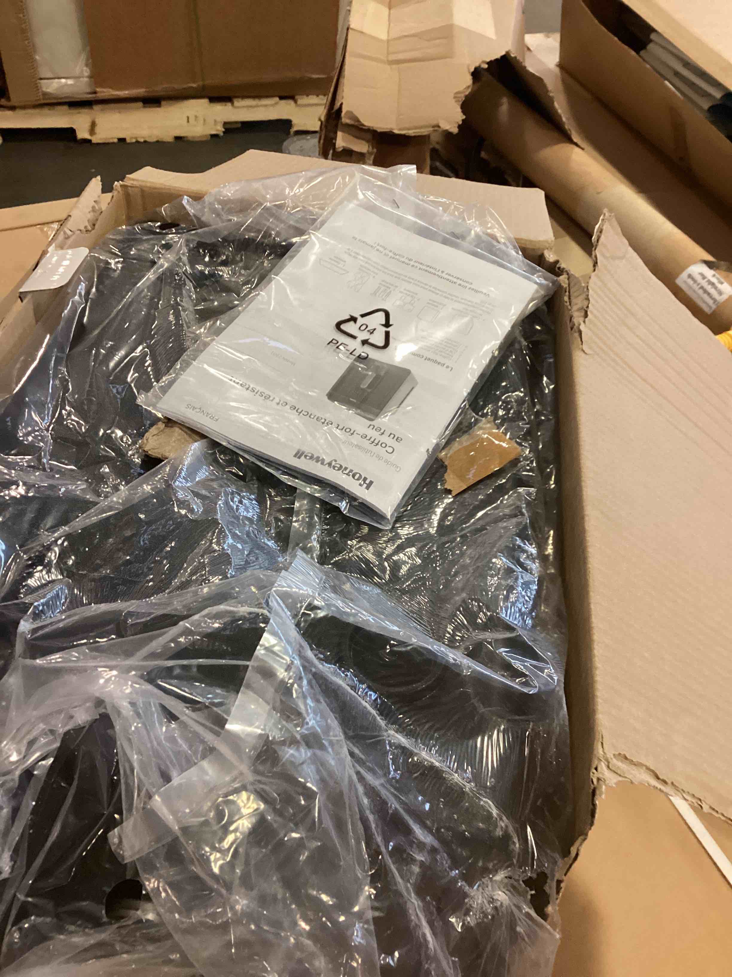 https://s3.amazonaws.com/lotting-images-prod/bidfta/YEL5756892_1707137872949.jpeg