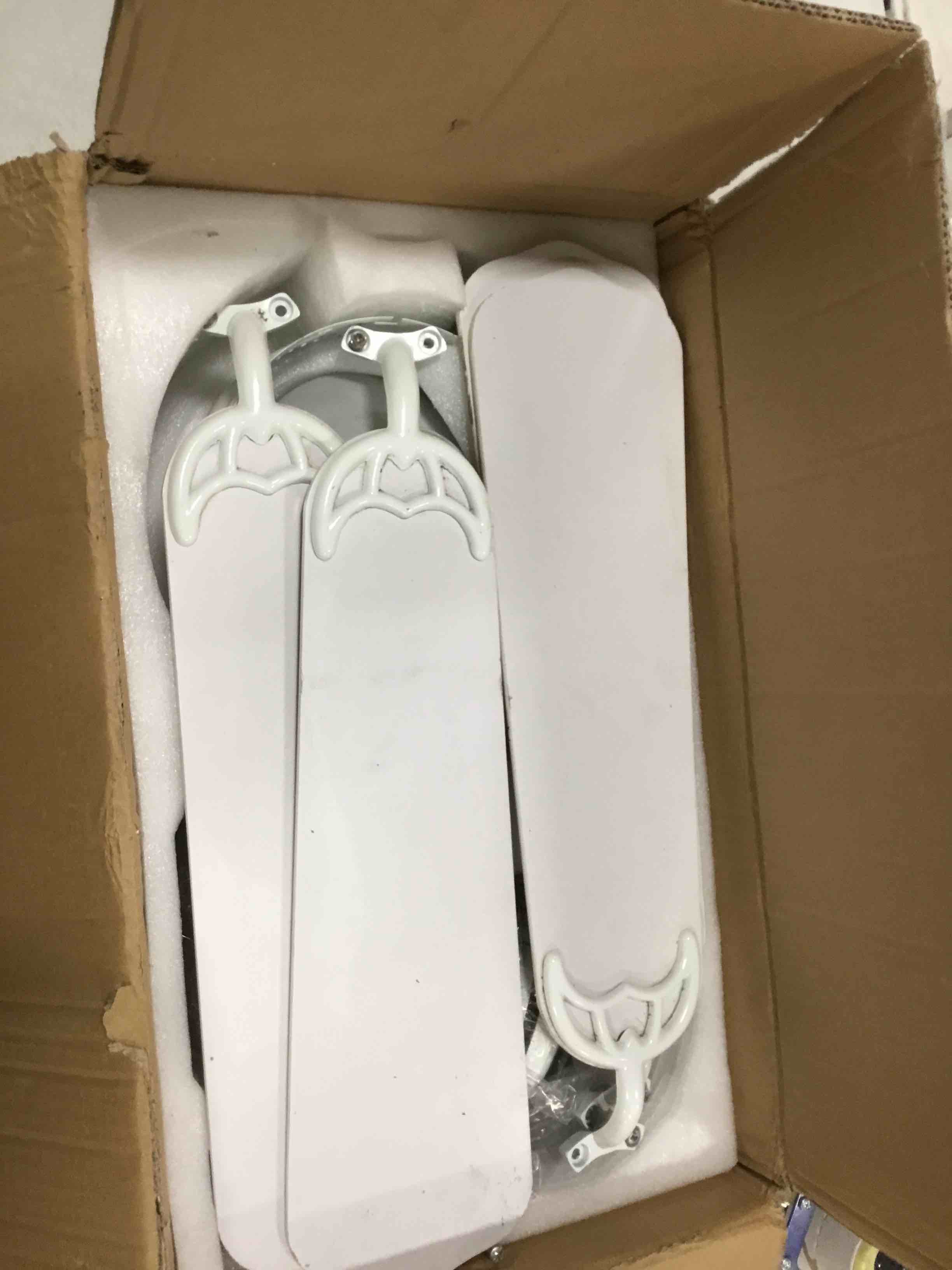https://s3.amazonaws.com/lotting-images-prod/bidfta/YEL5757699_1706303586147.jpeg
