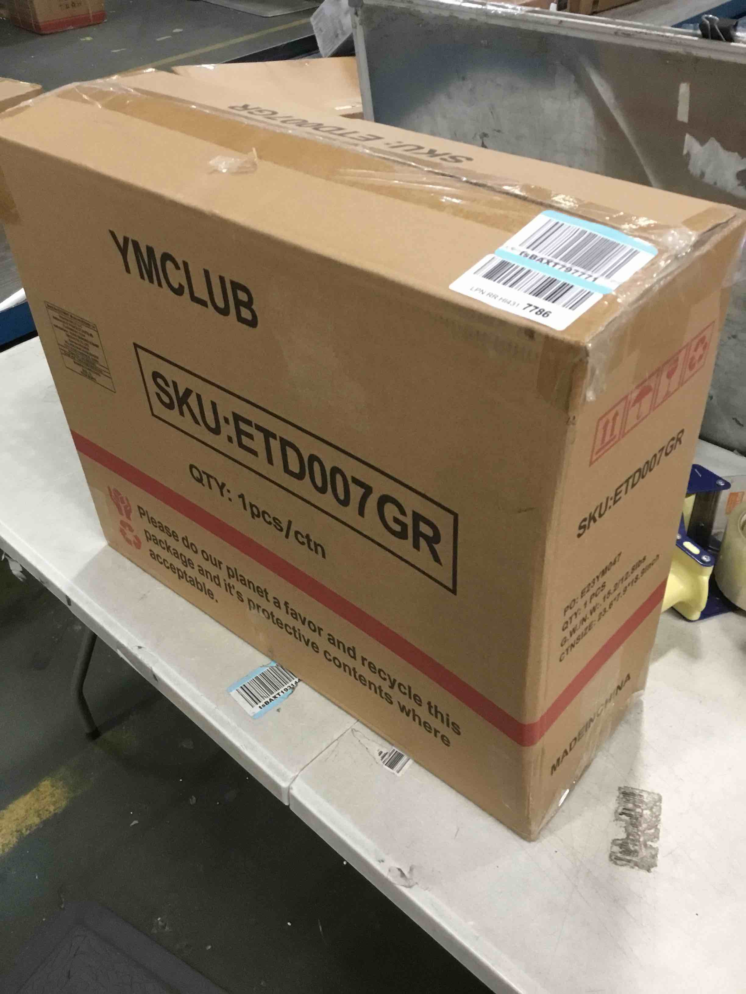 https://s3.amazonaws.com/lotting-images-prod/bidfta/YEL5758467_1706806454771.jpeg