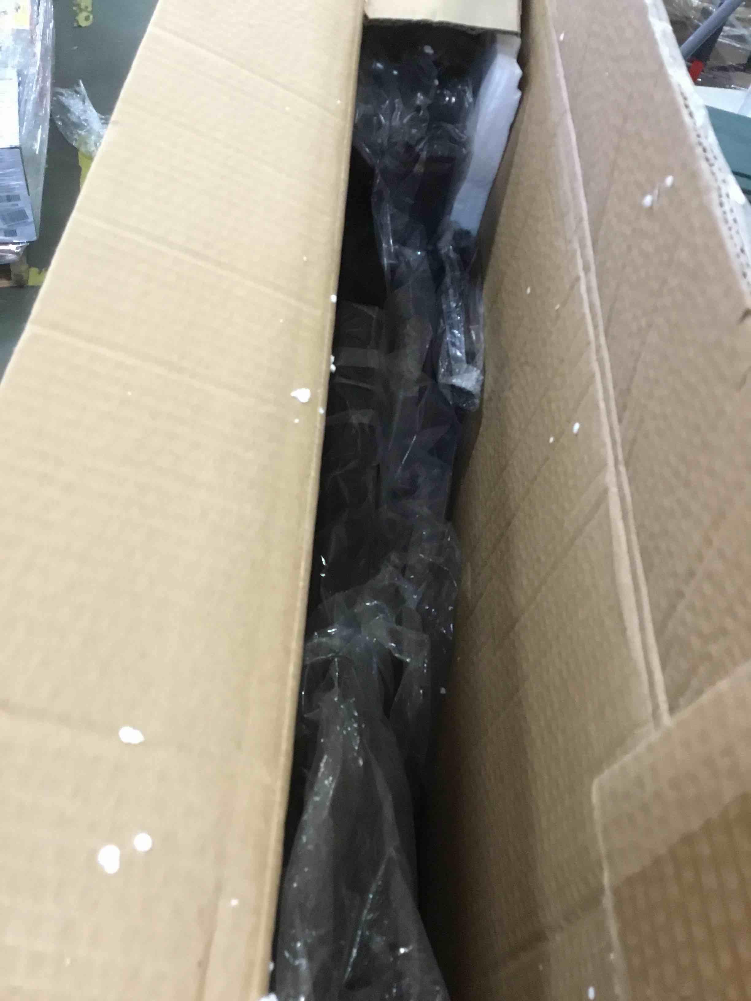 https://s3.amazonaws.com/lotting-images-prod/bidfta/YEL5758817_1706907635519.jpeg