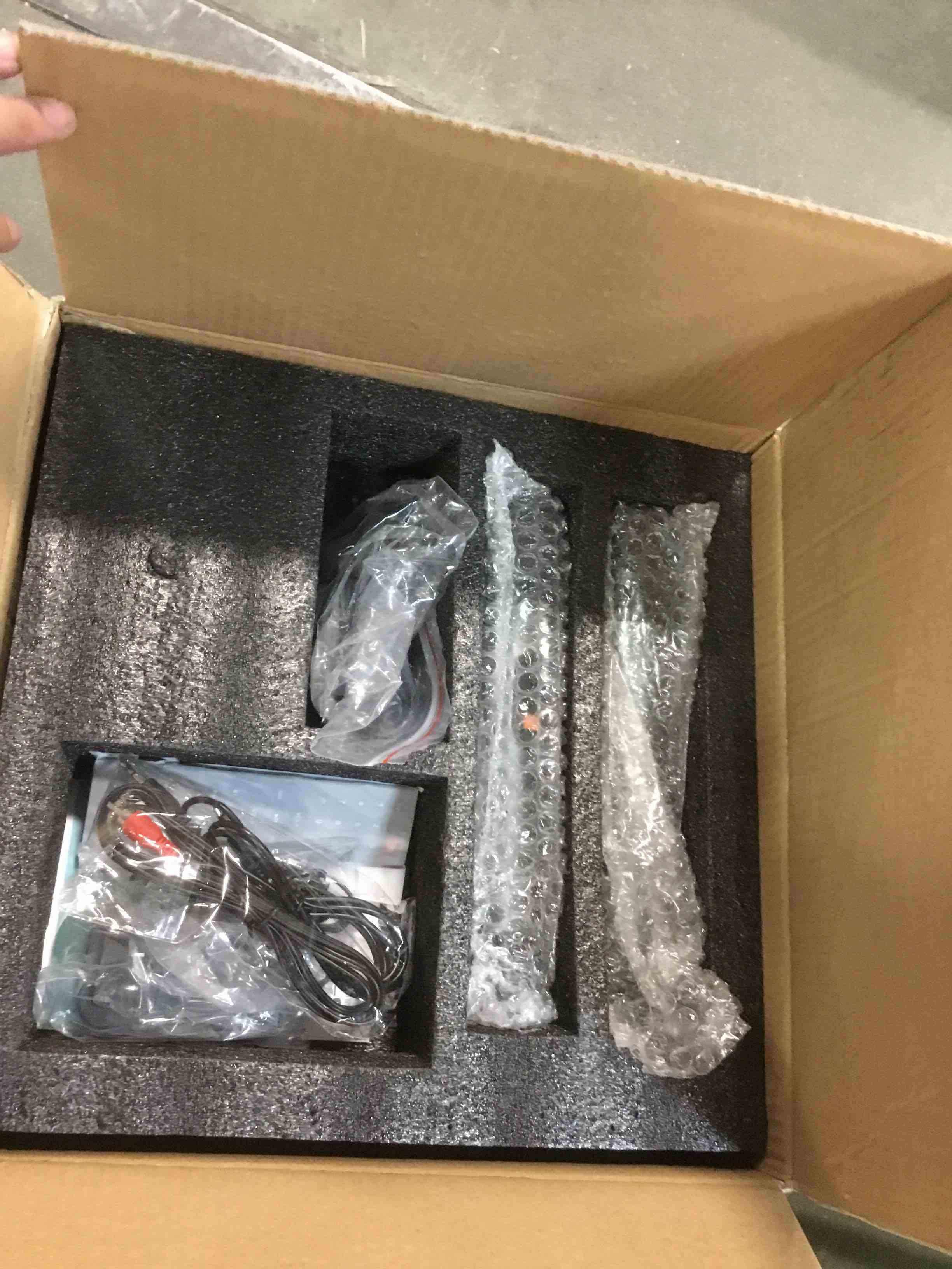 https://s3.amazonaws.com/lotting-images-prod/bidfta/YEL5759665_1706561248039.jpeg