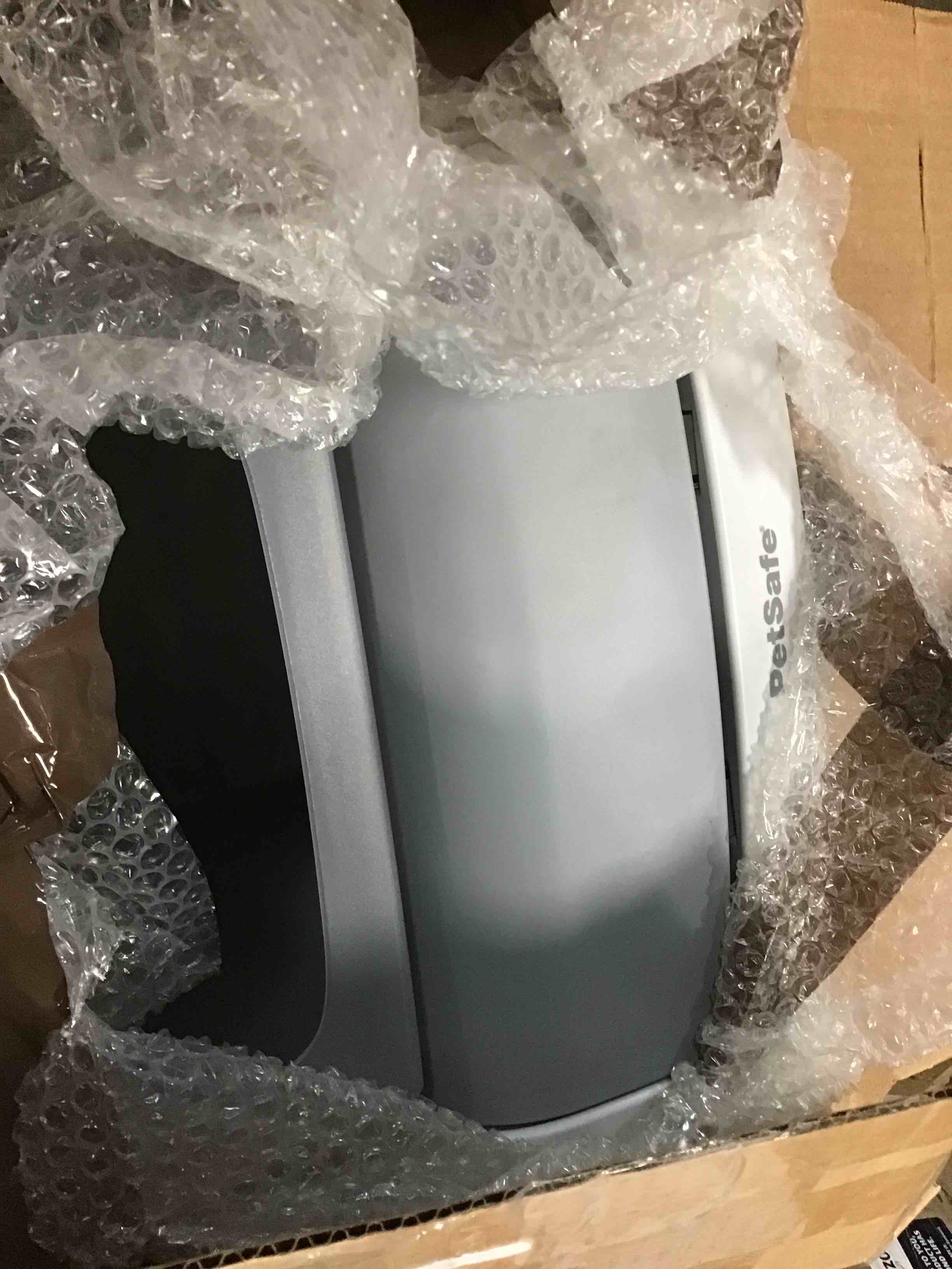 https://s3.amazonaws.com/lotting-images-prod/bidfta/YEL5761402_1706302626458.jpeg