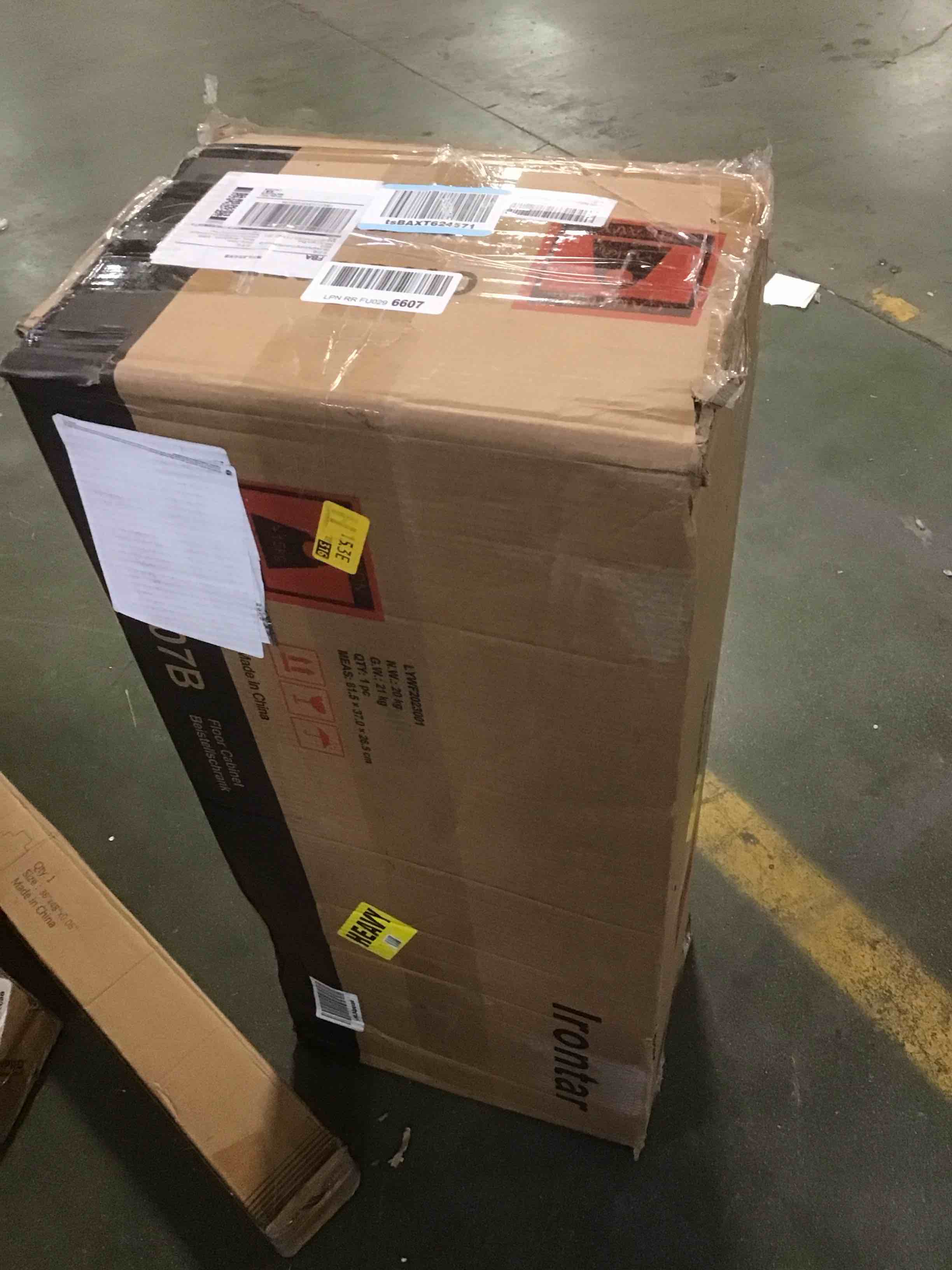 https://s3.amazonaws.com/lotting-images-prod/bidfta/YEL5762774_1708367215922.jpeg