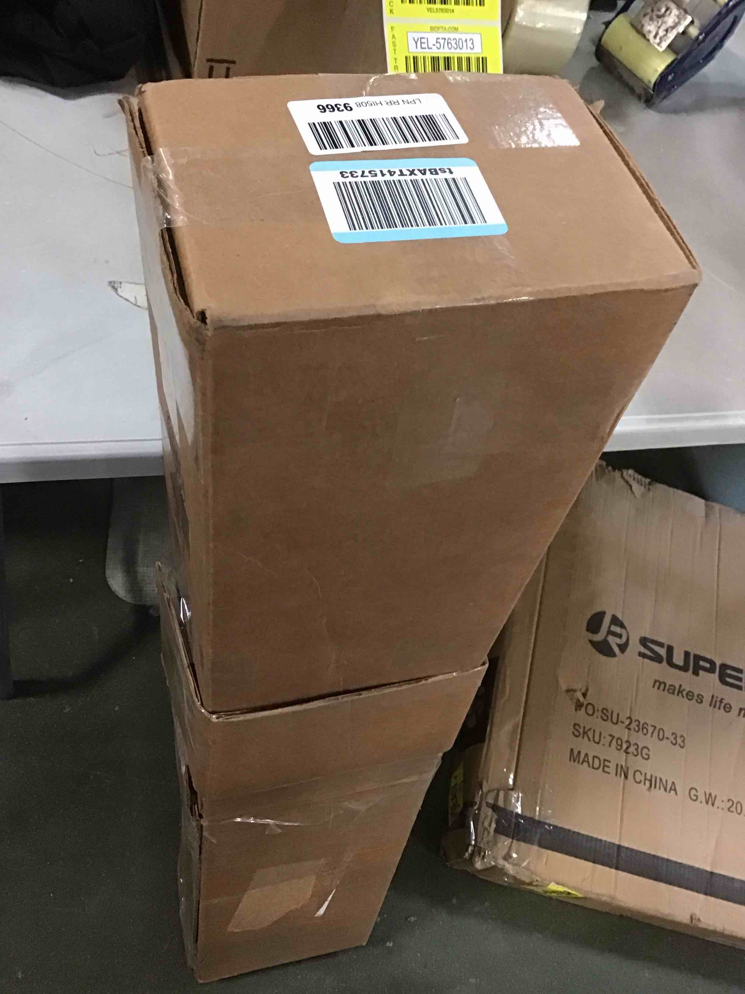 https://s3.amazonaws.com/lotting-images-prod/bidfta/YEL5763013_1708518304831.jpeg