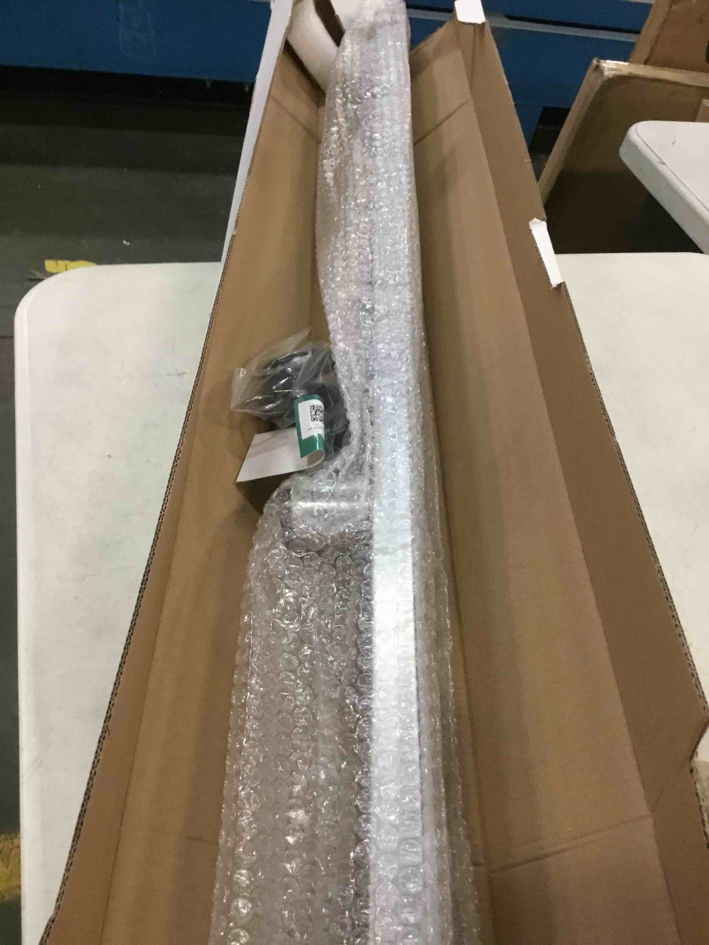 https://s3.amazonaws.com/lotting-images-prod/bidfta/YEL5763649_1706706219605.jpeg