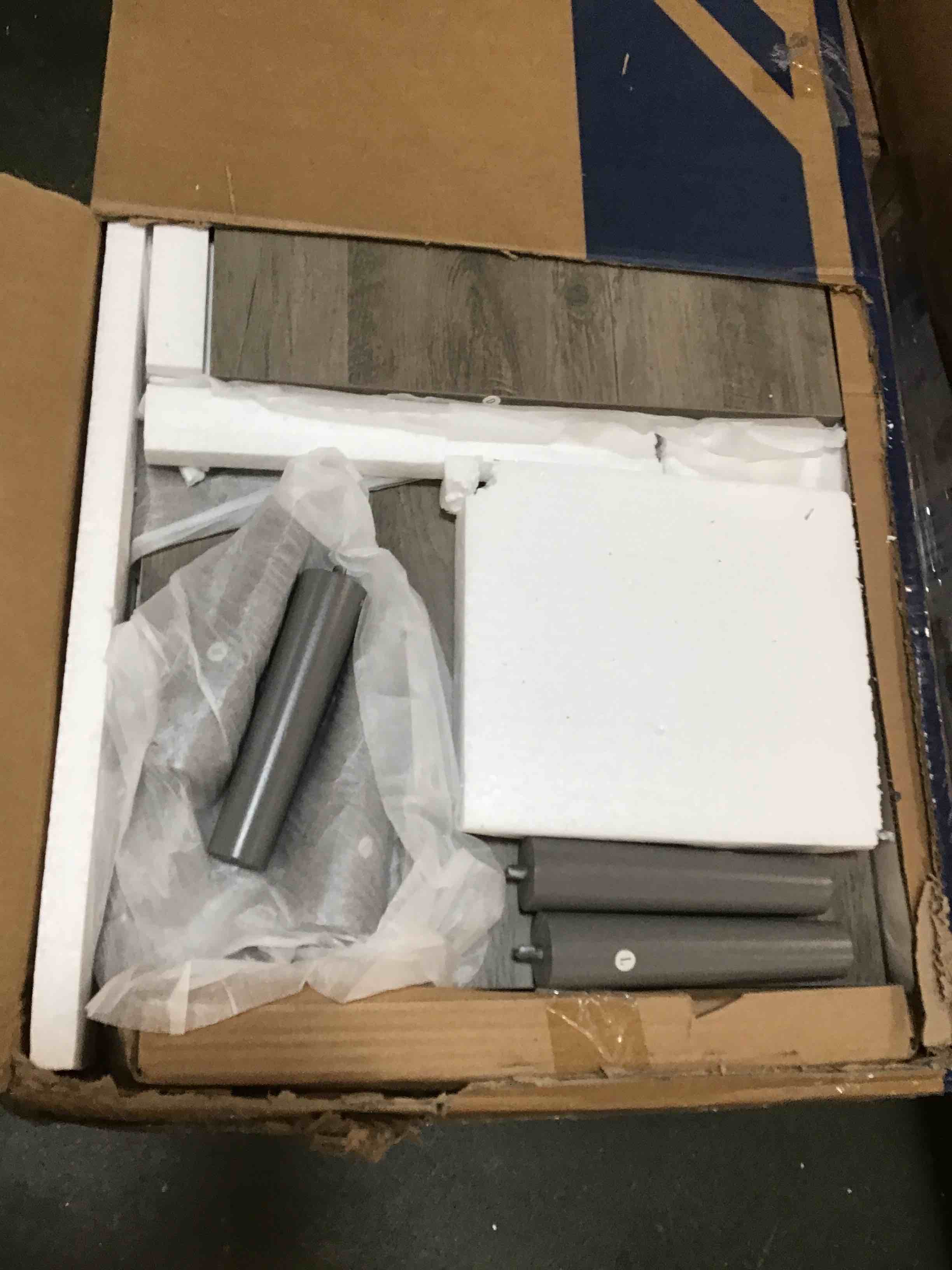 https://s3.amazonaws.com/lotting-images-prod/bidfta/YEL5764784_1707317587948.jpeg