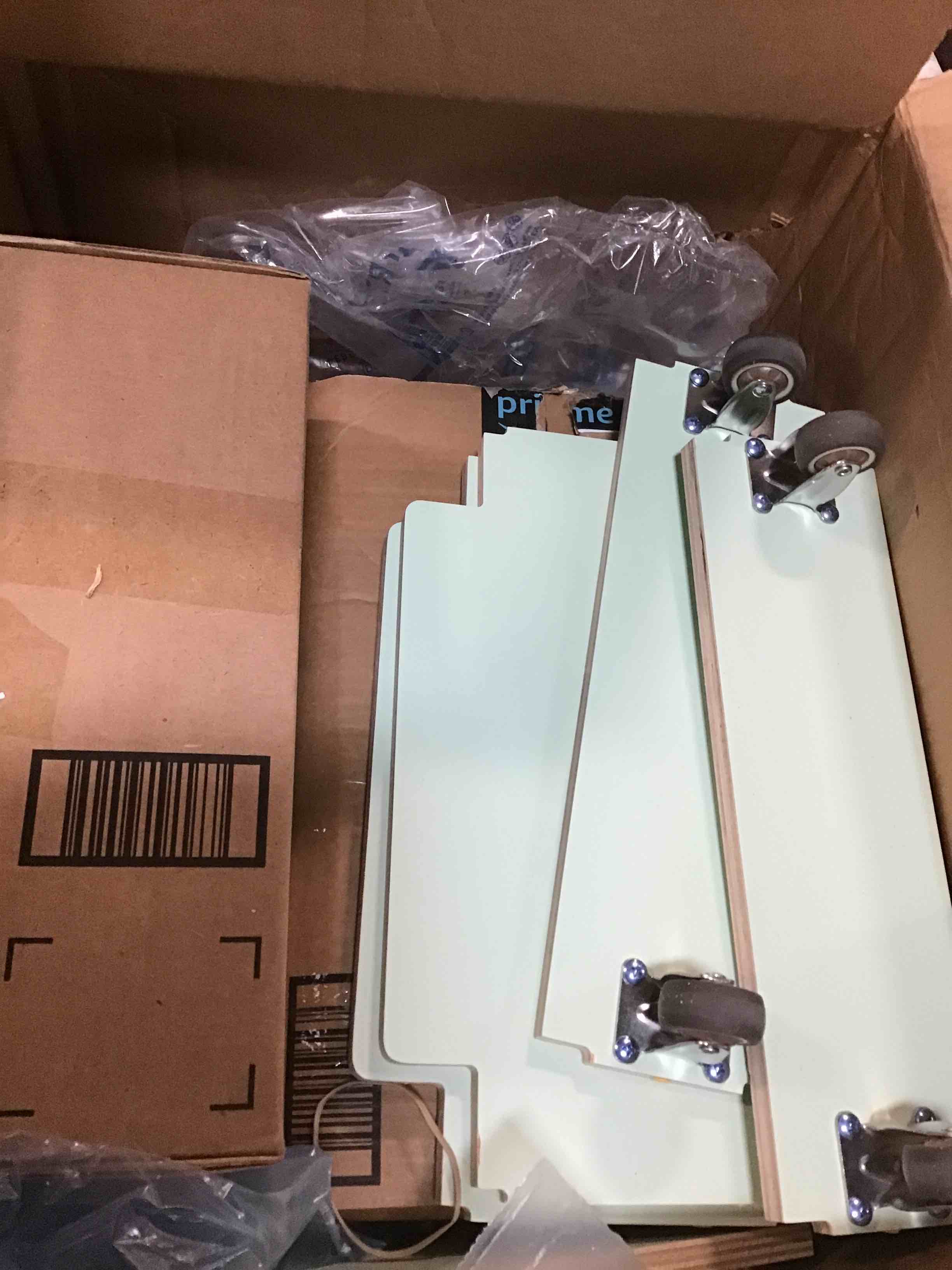 https://s3.amazonaws.com/lotting-images-prod/bidfta/YEL5764934_1707339451719.jpeg