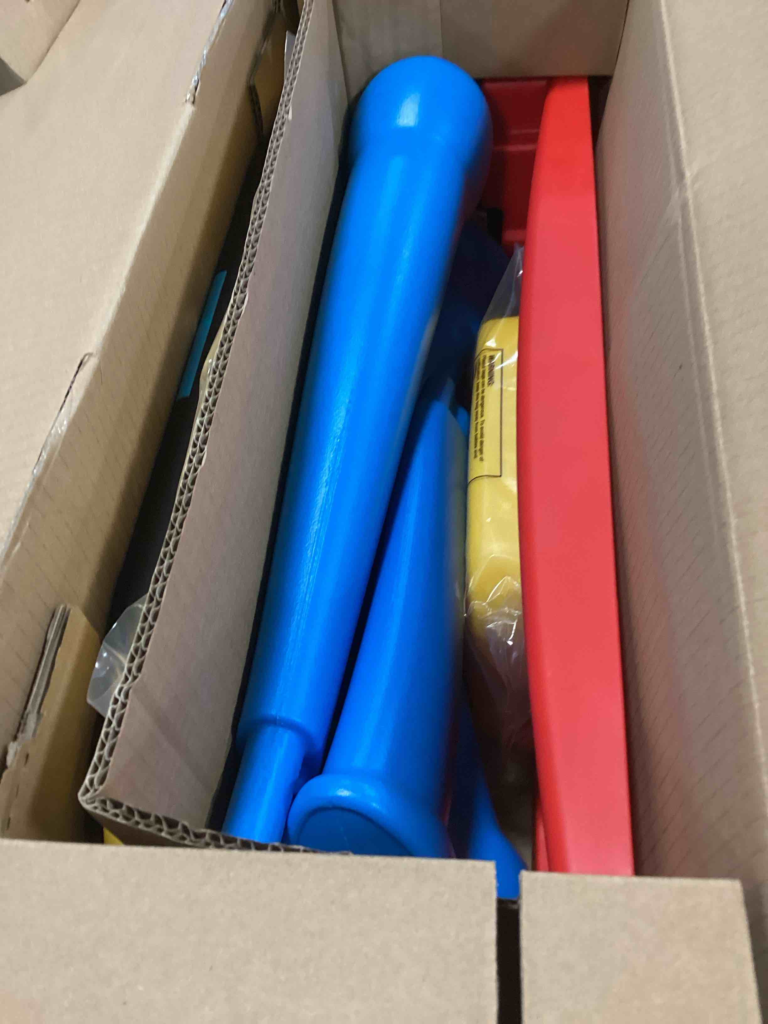 https://s3.amazonaws.com/lotting-images-prod/bidfta/YEL5765510_1706556823897.jpeg