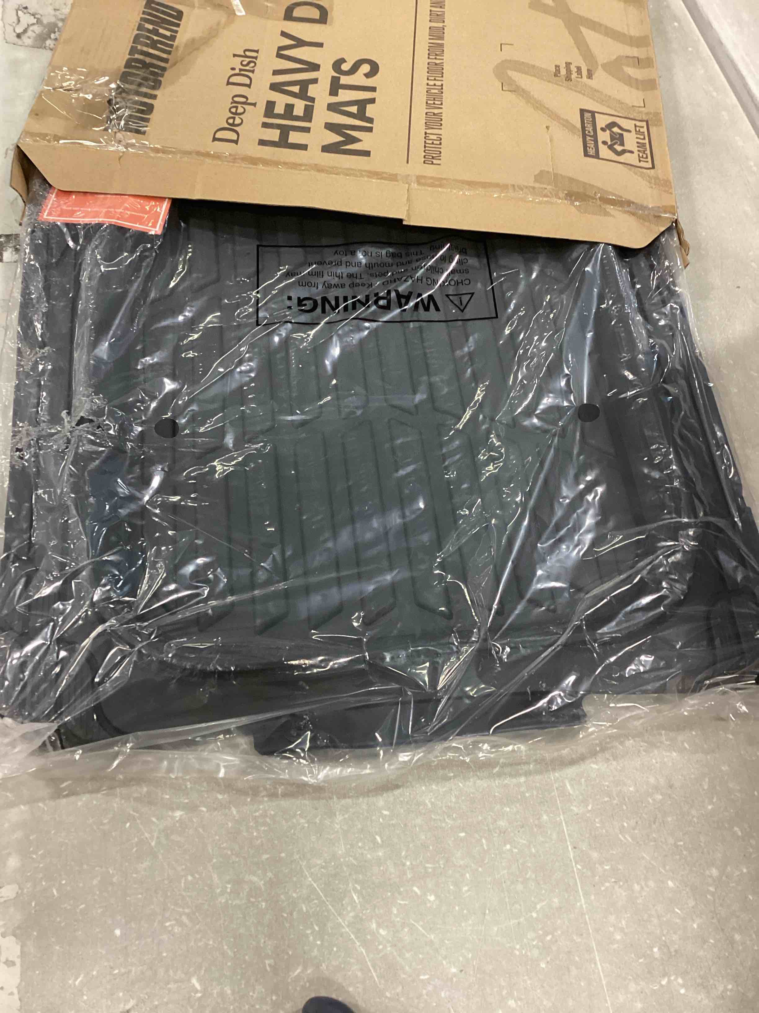 https://s3.amazonaws.com/lotting-images-prod/bidfta/YEL5765899_1706708233712.jpeg