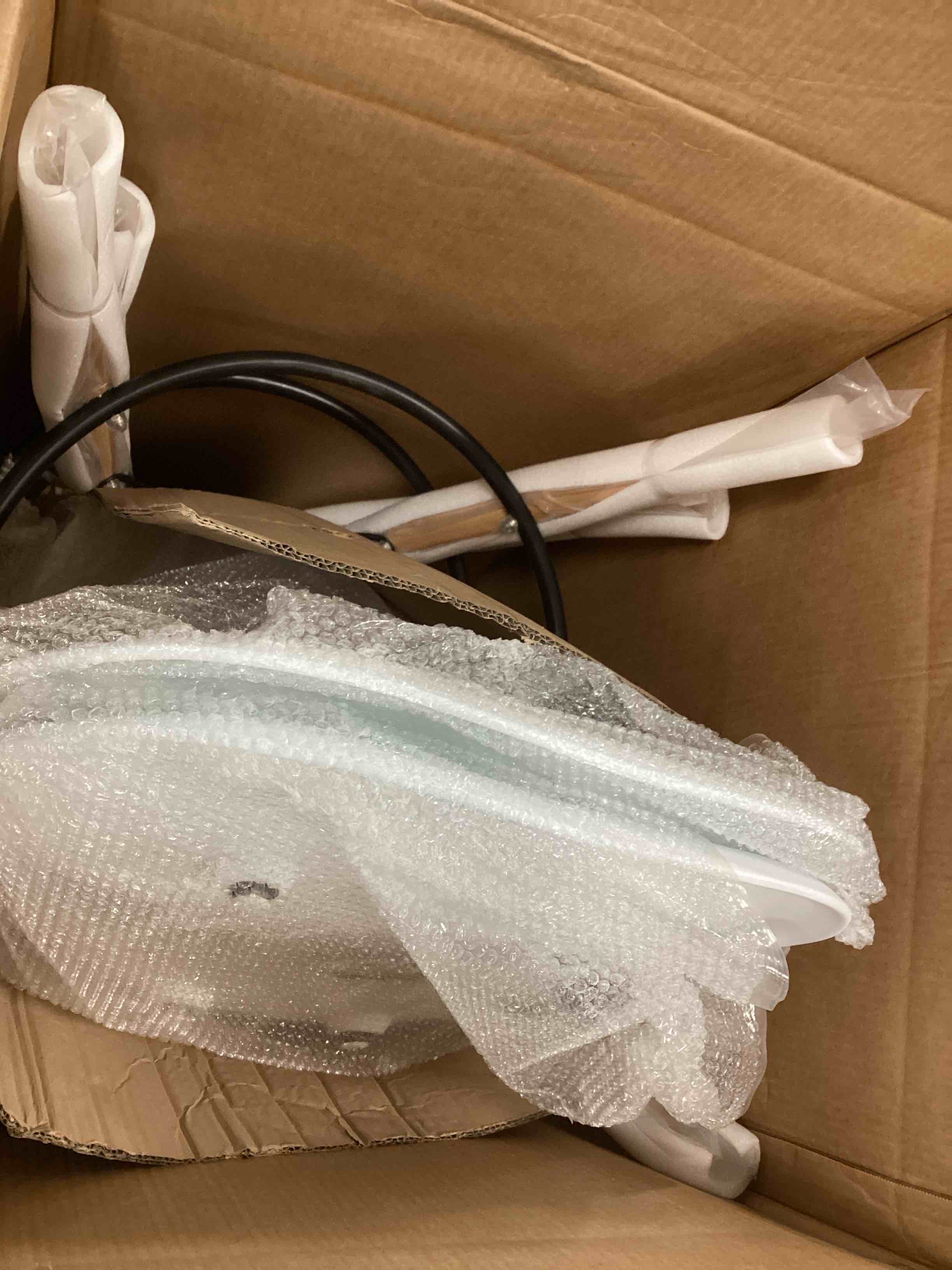 https://s3.amazonaws.com/lotting-images-prod/bidfta/YEL5766114_1706795260443.jpeg